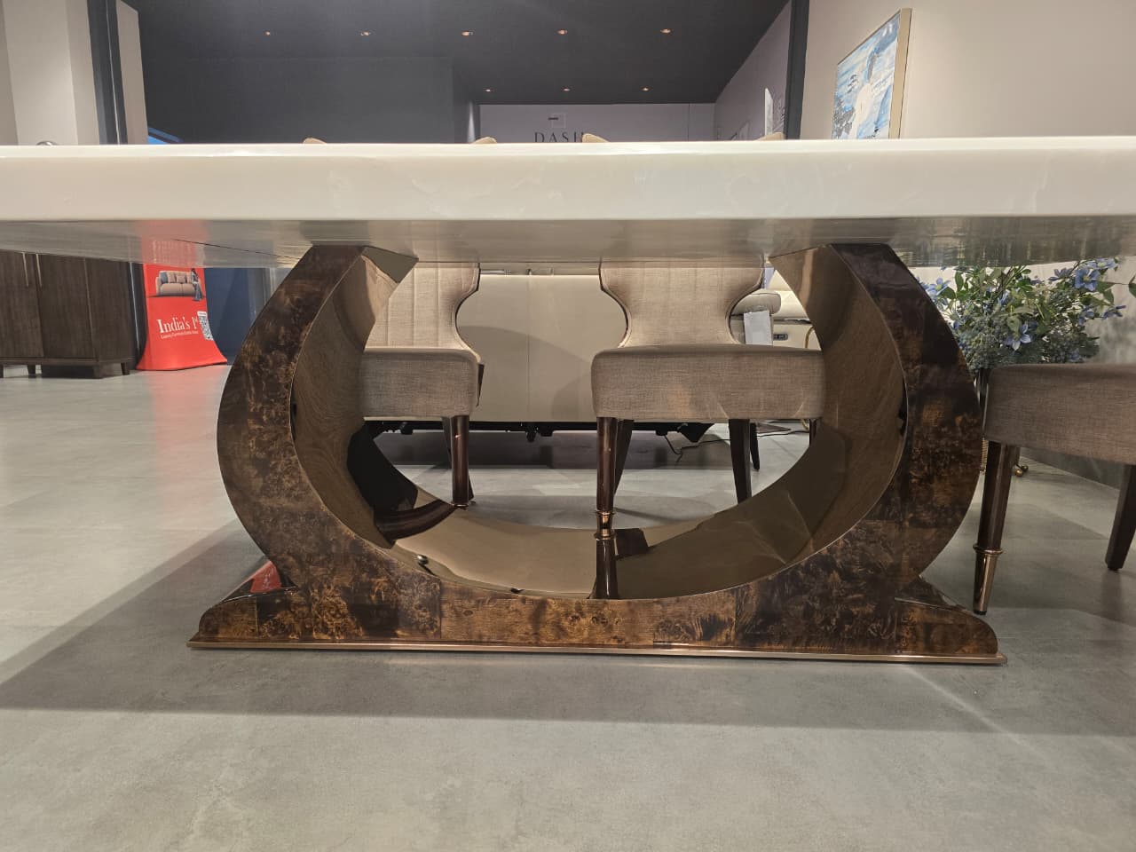 CRESCENT(1) - DINING TABLE - OUTLET (S53490 - 20/02/2026 - NARESH - OUTLET)