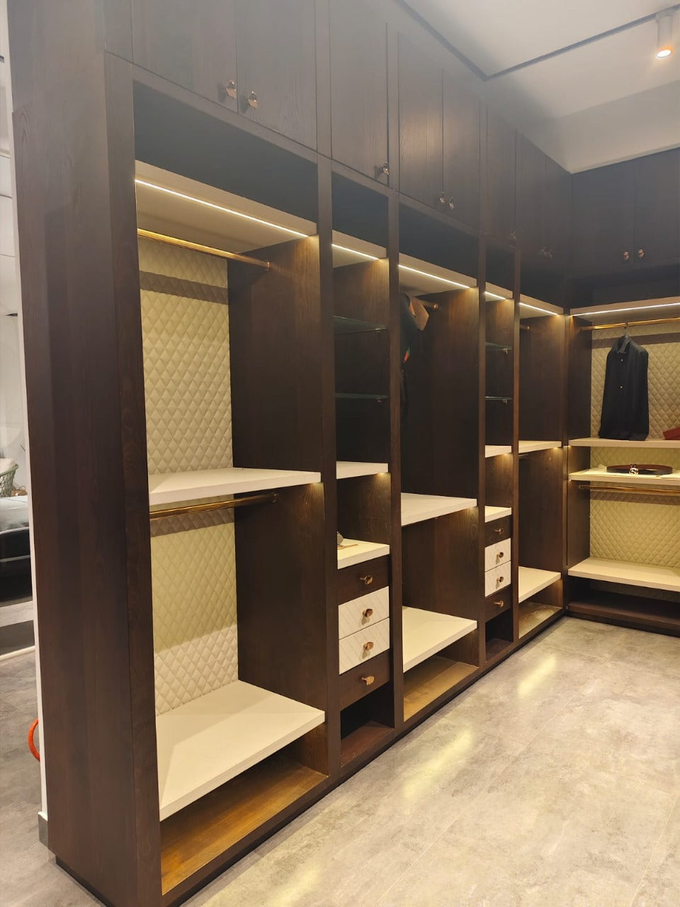 WALKIN WARDROBE (NAR (Dash Bespoke))