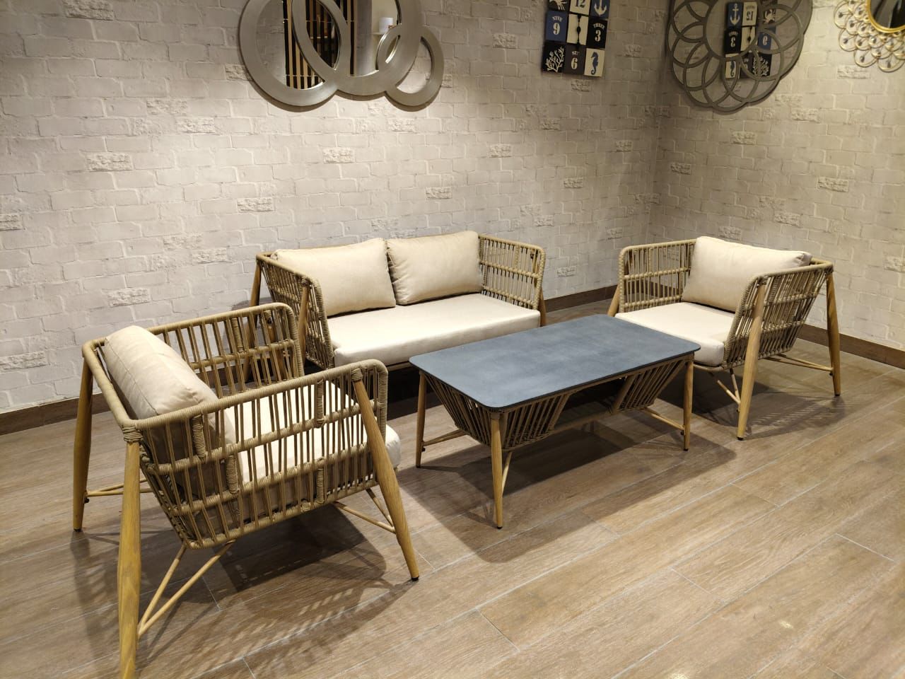 1998 - 2+1+1 SEATER + COFFEE TABLE - WFD