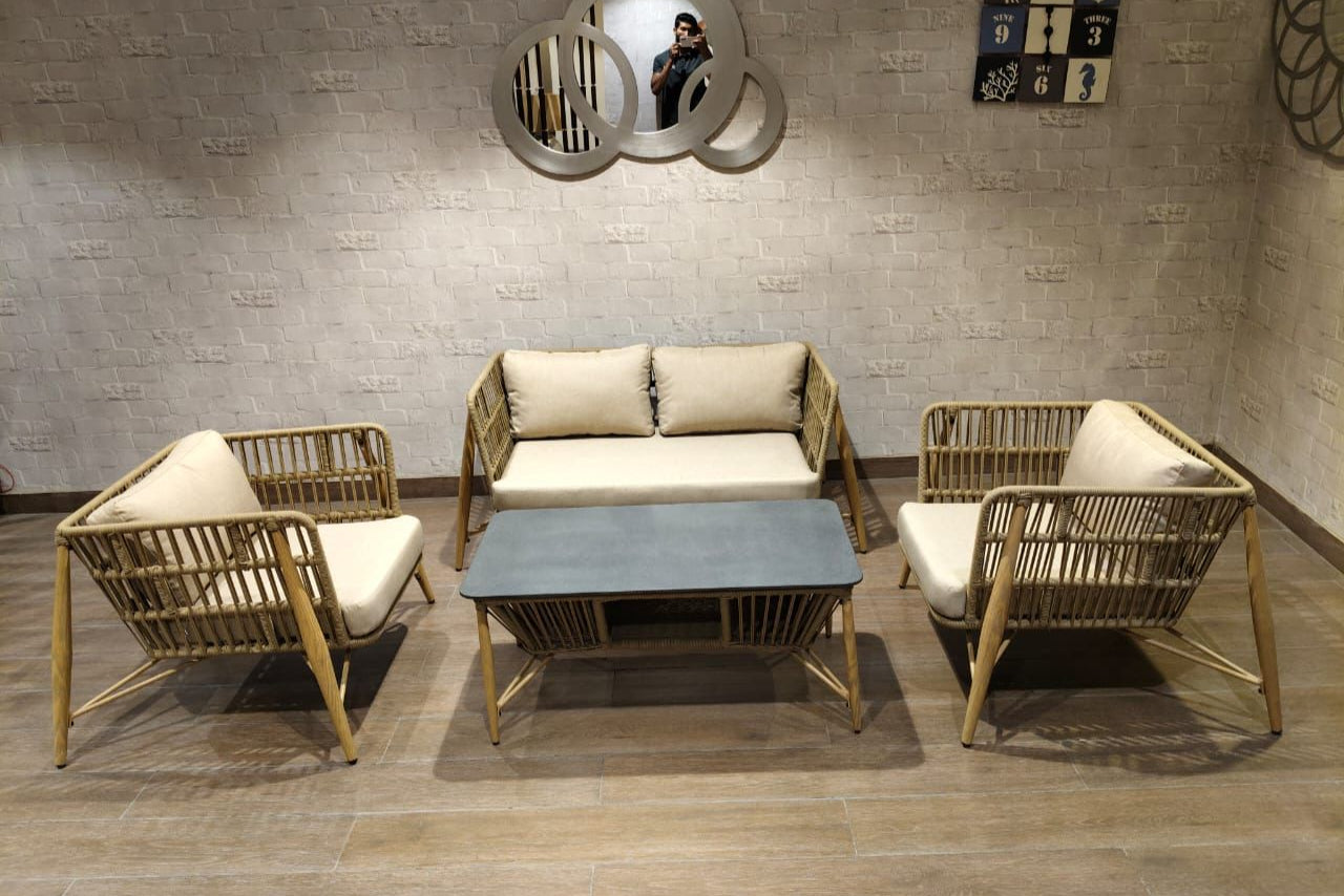 1998 - 2+1+1 SEATER + COFFEE TABLE - WFD