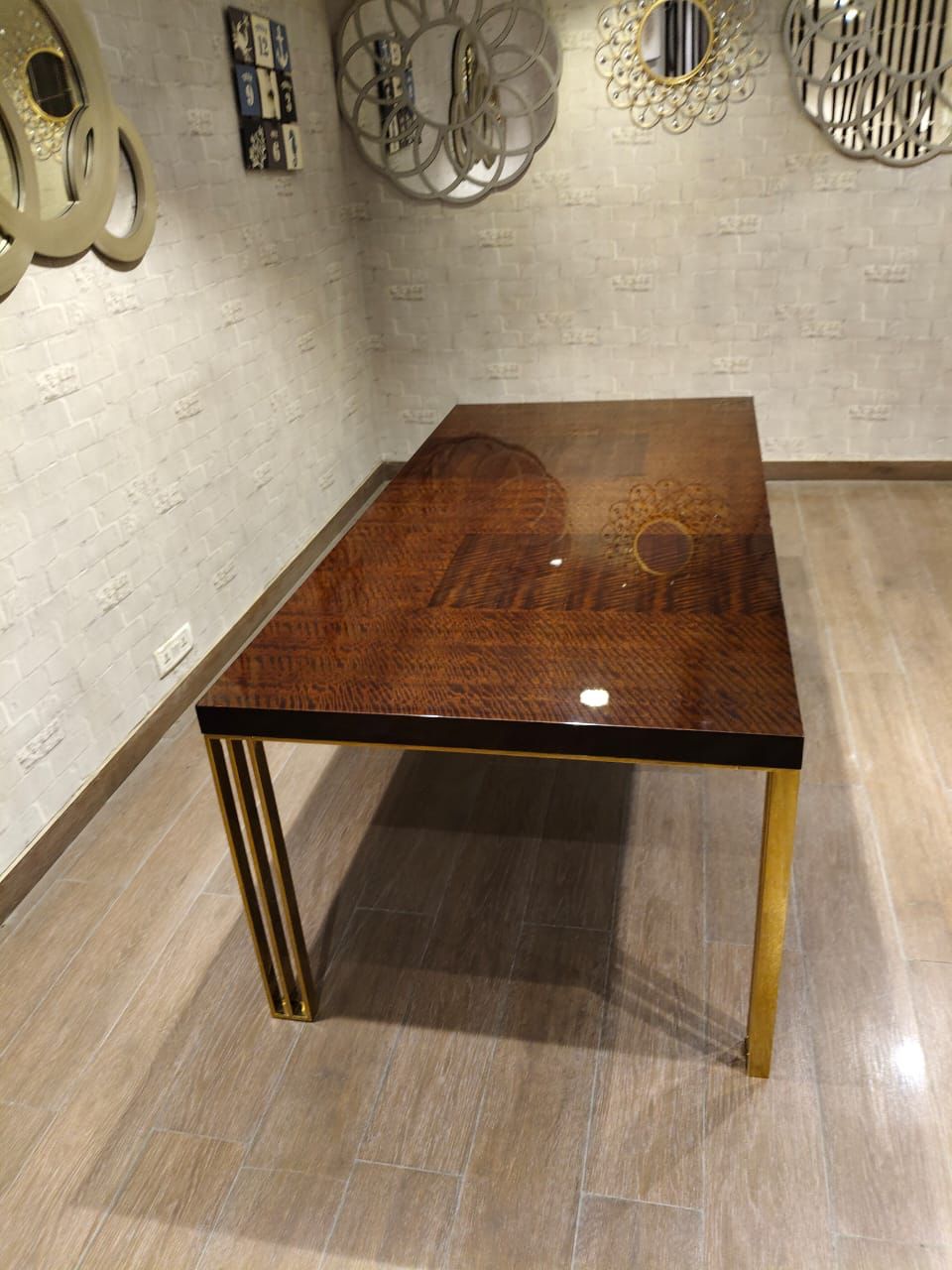 409T - DINING TABLE - WFD