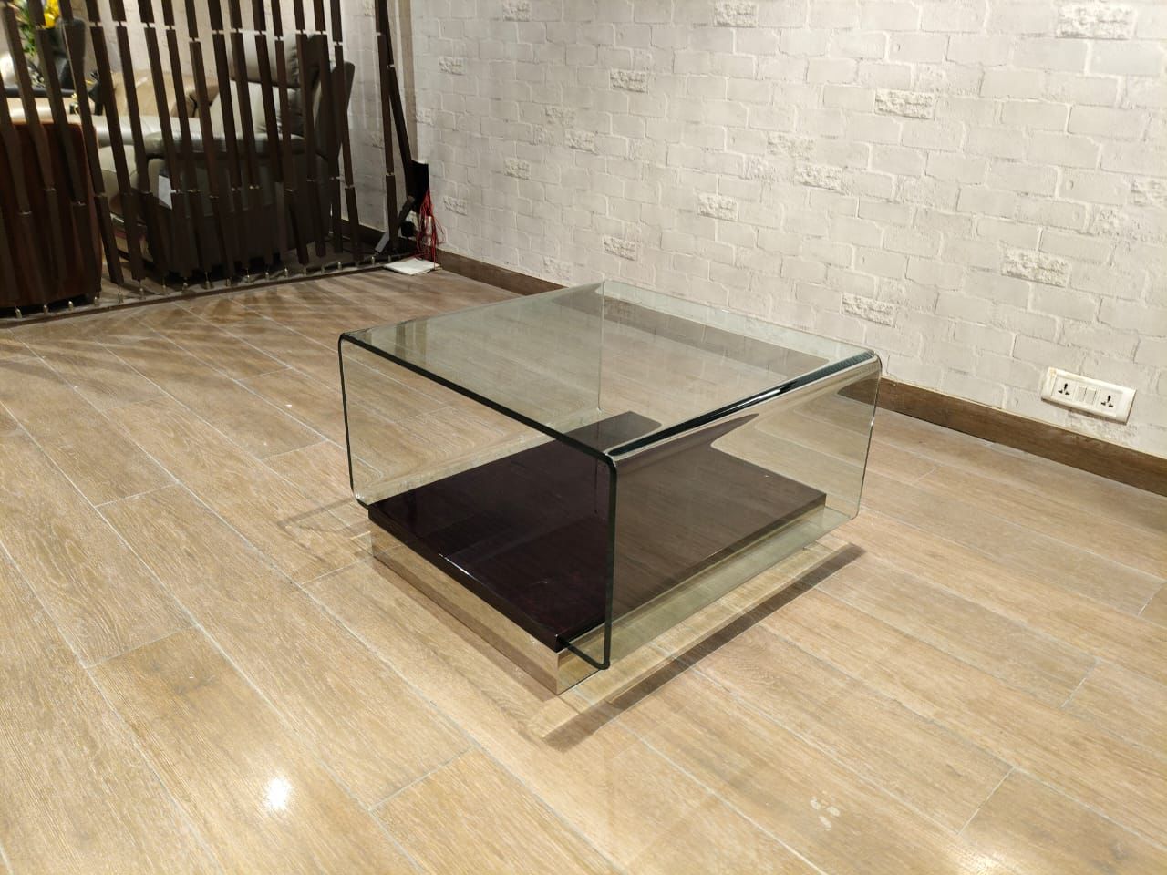 152B - SIDE TABLE - WFD
