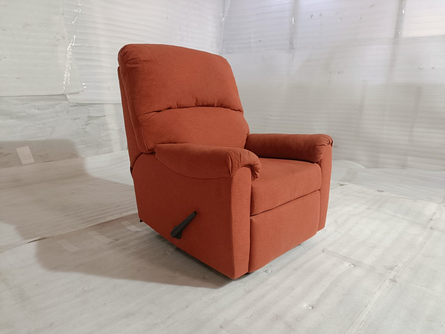 1618629 - 1 SEATER RECLINER(MANUAL) - OUTLET
