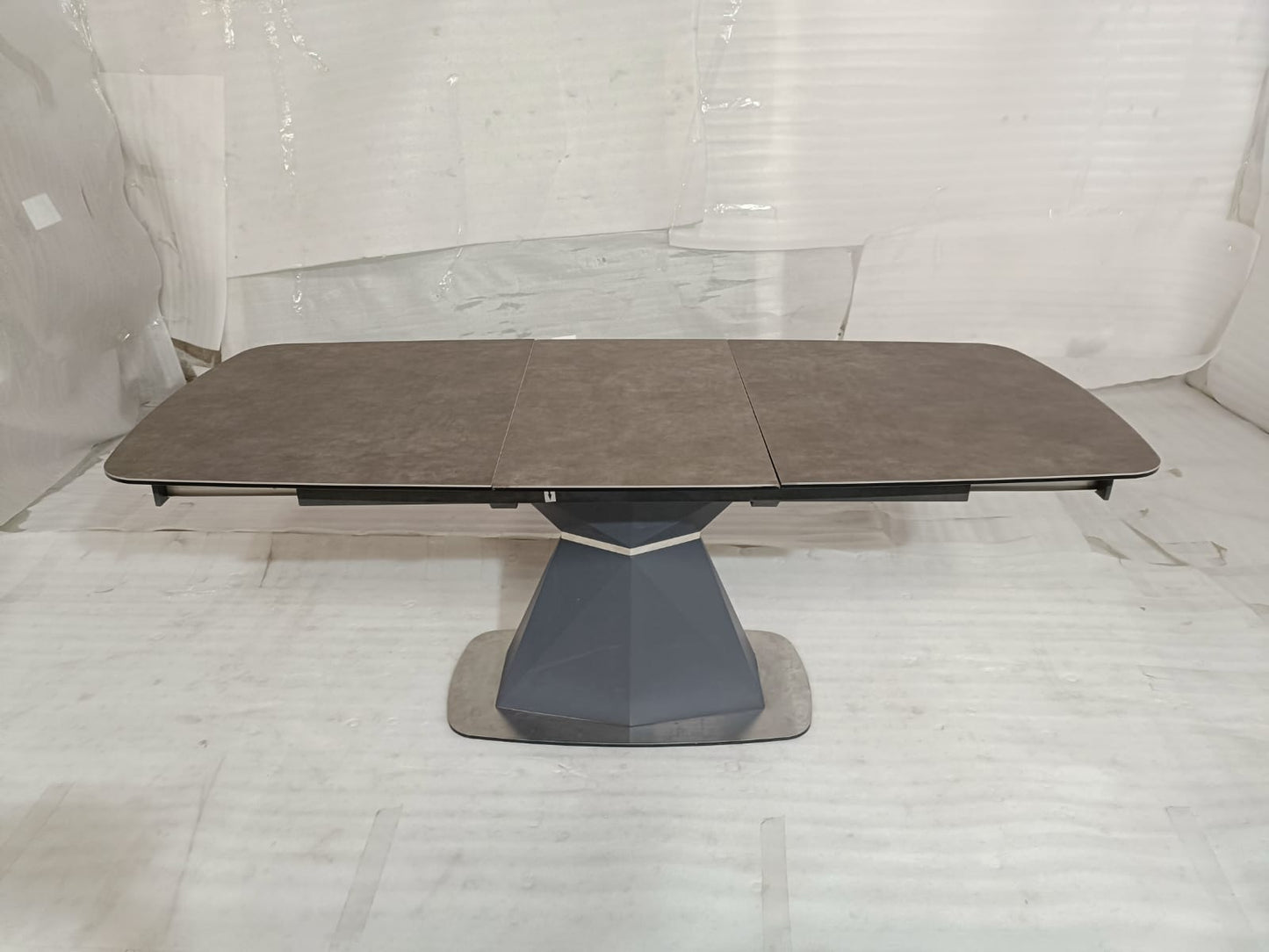 VA9646GN - EXTENSION DINING TABLE - HYD WH