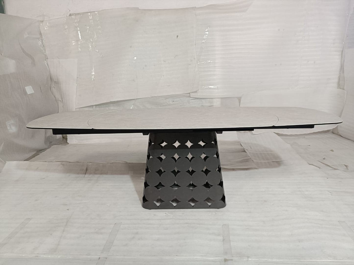 VA9509 - DINING TABLE - HYD WH