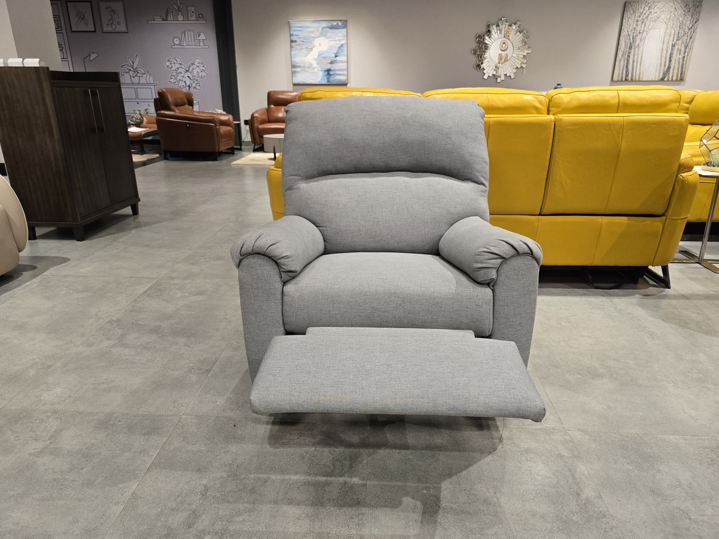 1618529 - 1 SEATER RECLINER(MANUAL) - OUTLET