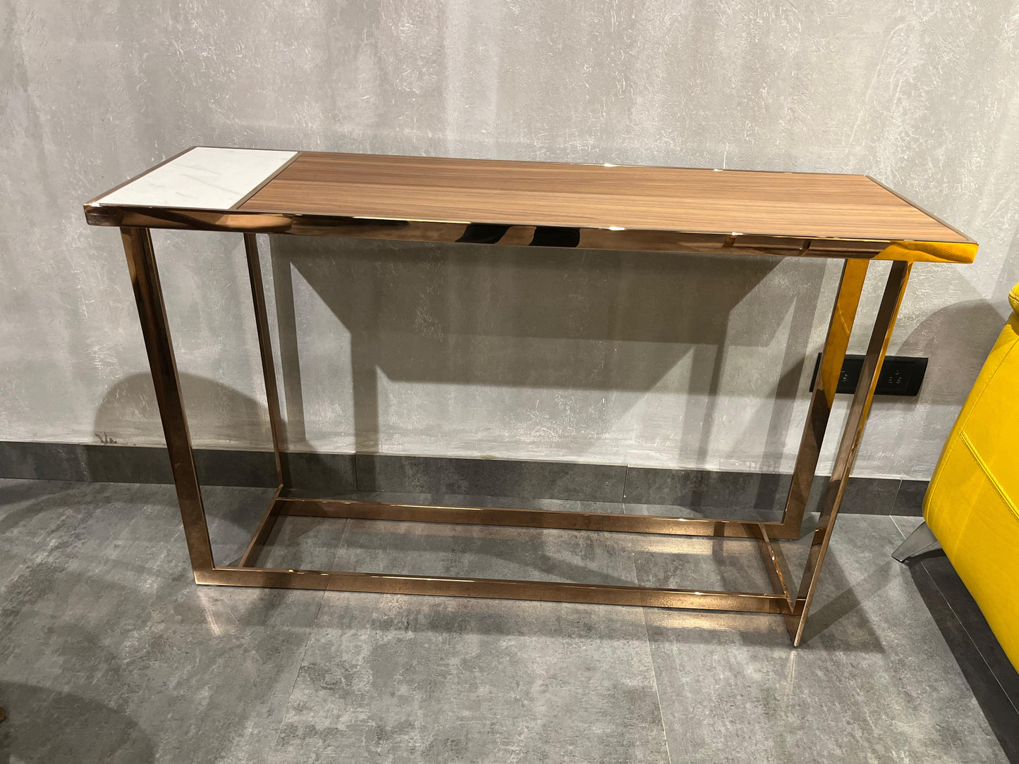 320X - CONSOLE TABLE - NAR