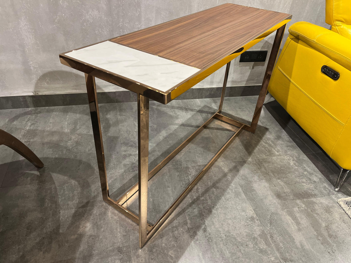 320X - CONSOLE TABLE - NAR