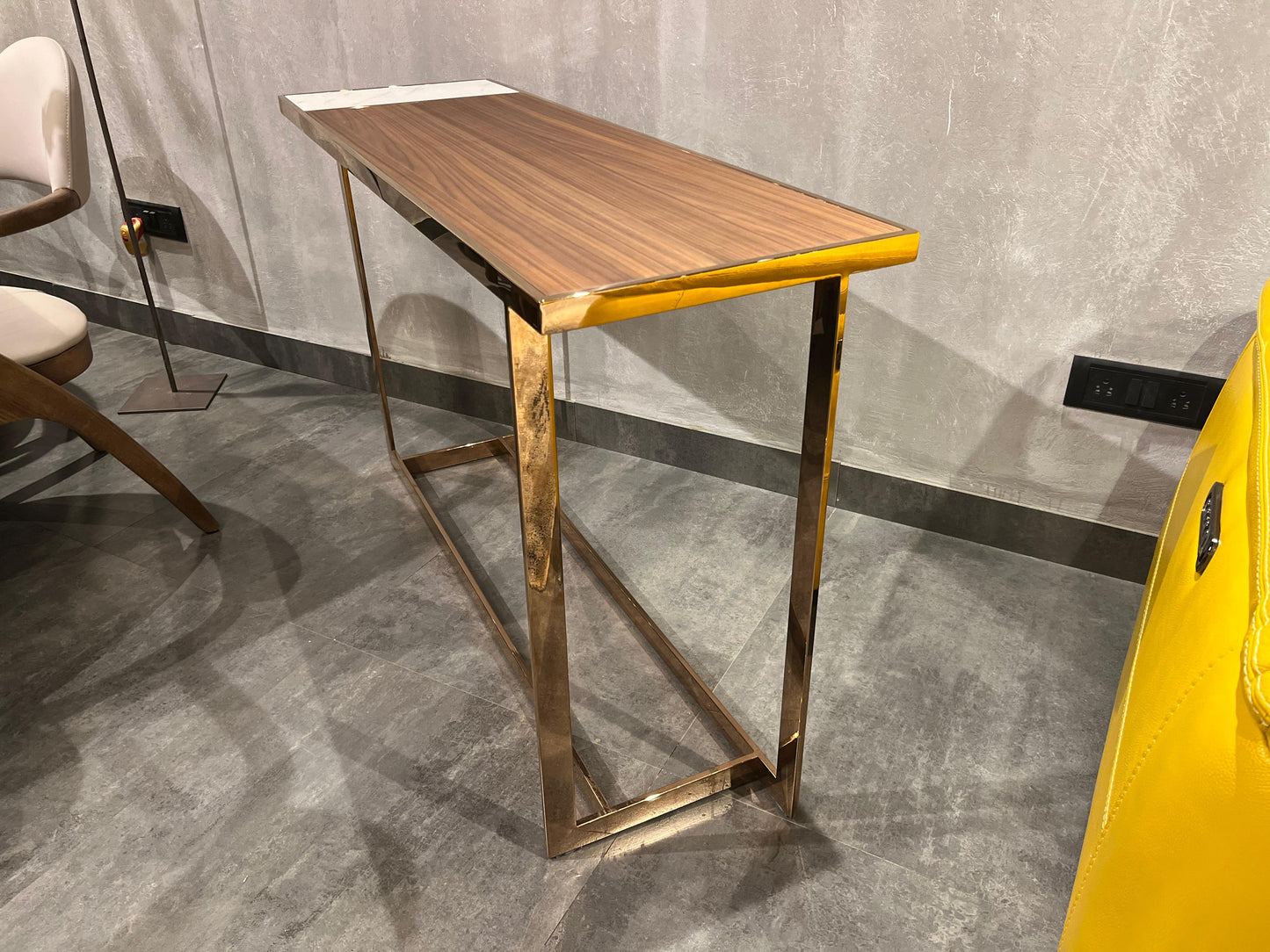 320X - CONSOLE TABLE - NAR