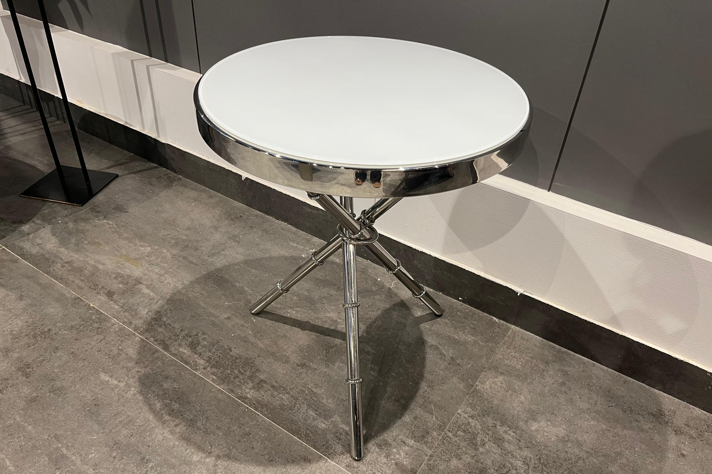 411B - END TABLE - NAR