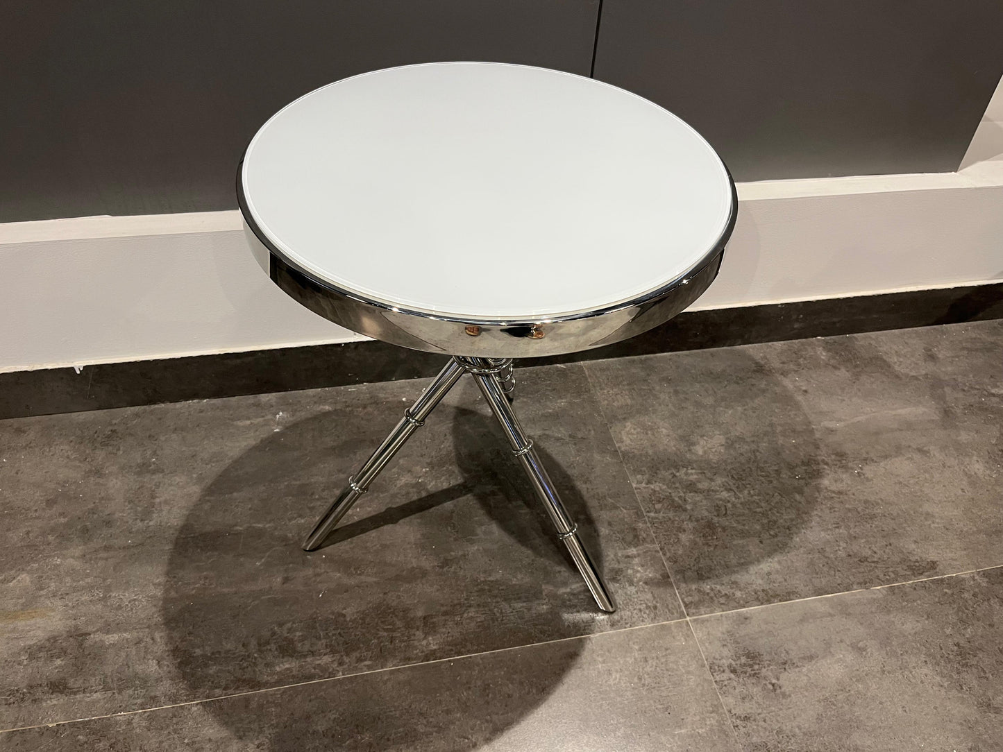 411B - END TABLE - NAR