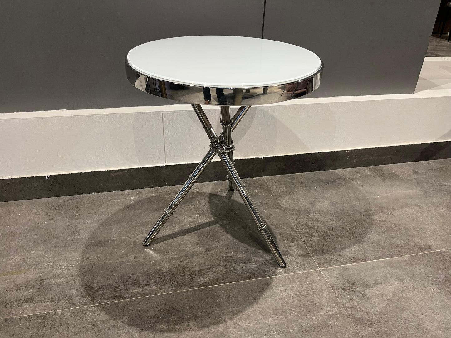 411B - END TABLE - NAR