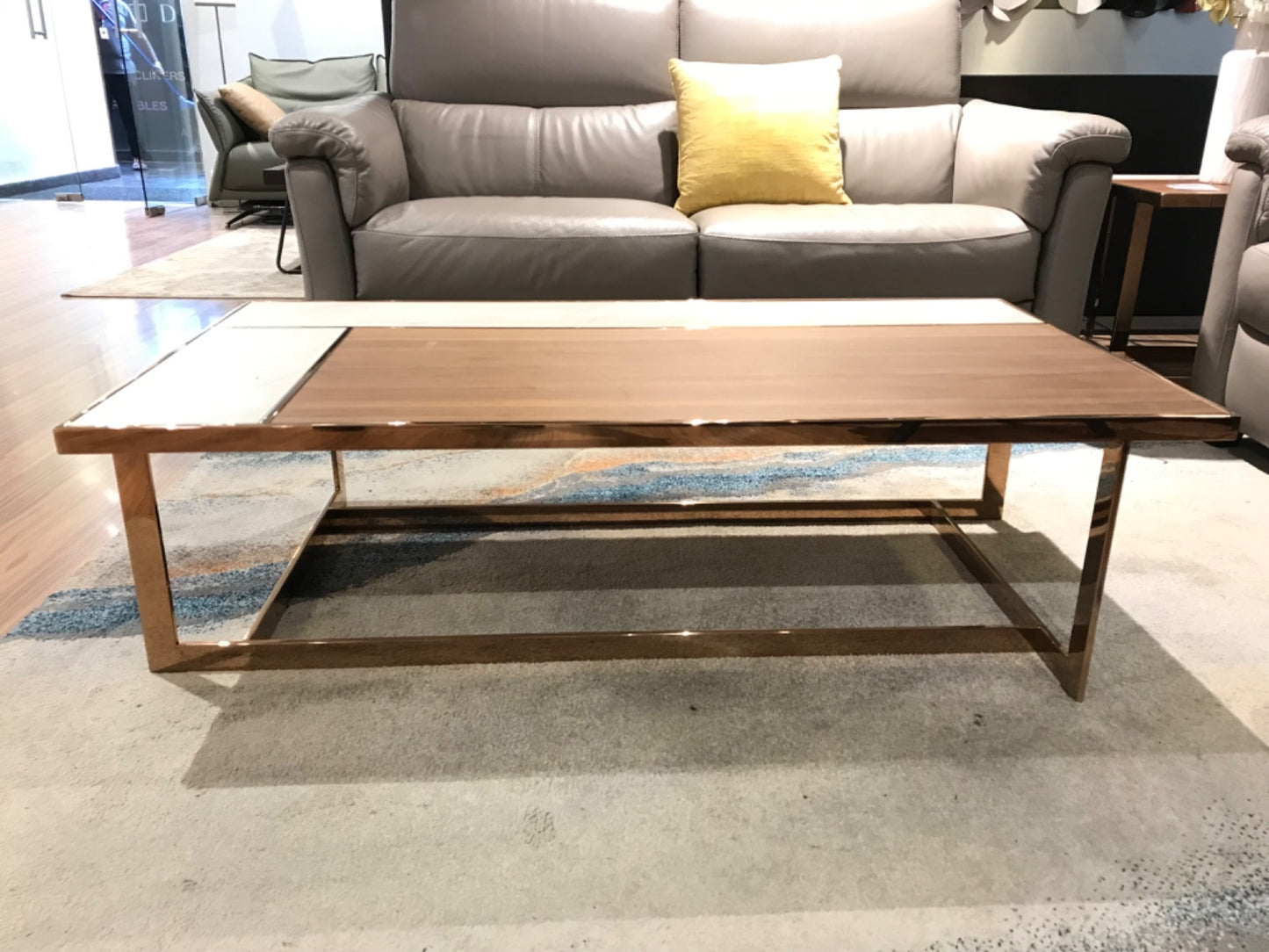 320D - COFFEE TABLE -BTM