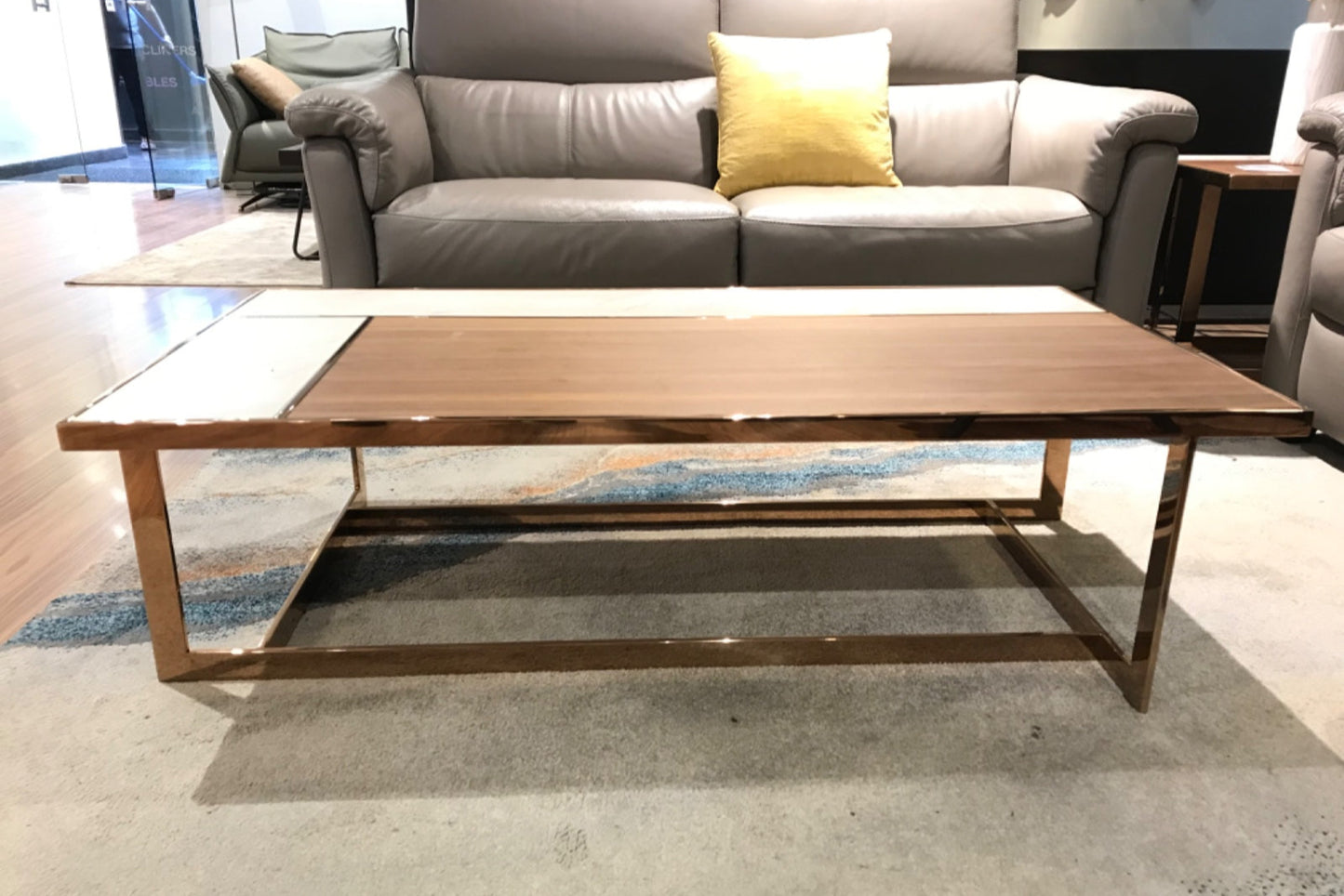 320D - COFFEE TABLE -BTM