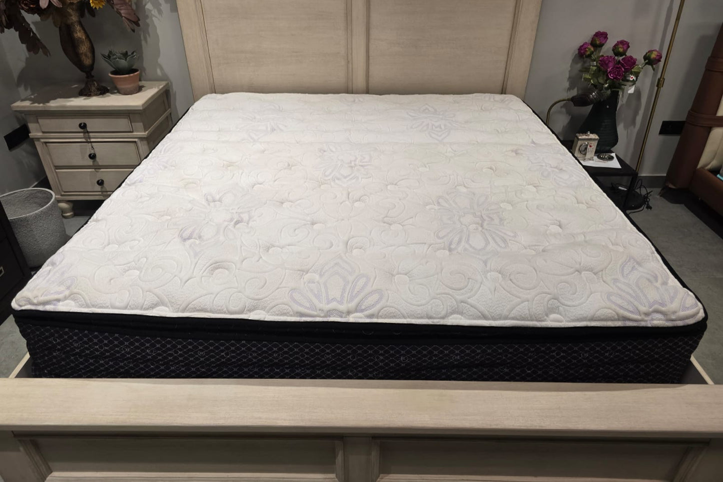 M71851W1 - CAL KING MATTRESS - OUTLET