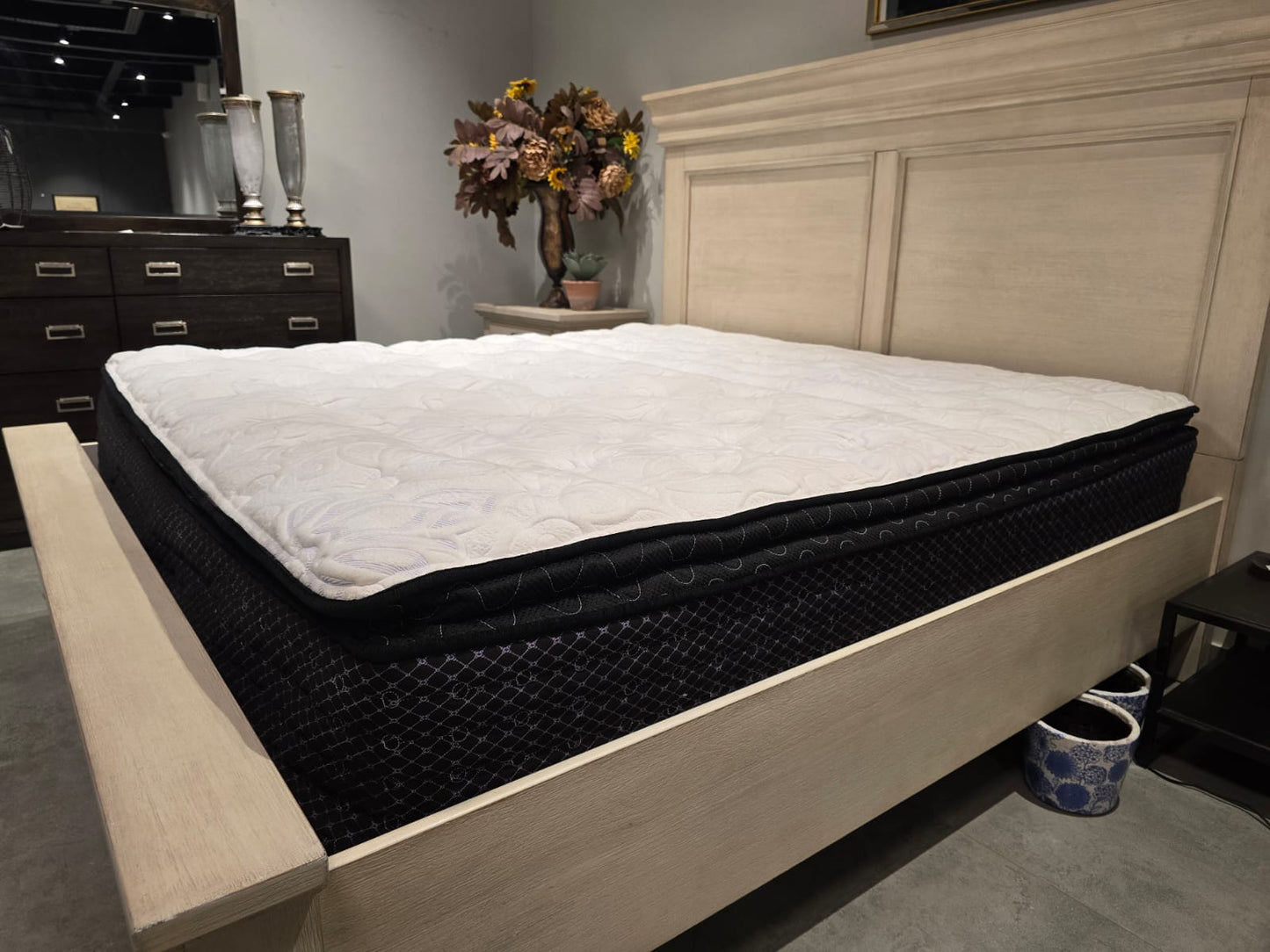 M71851W1 - CAL KING MATTRESS - OUTLET