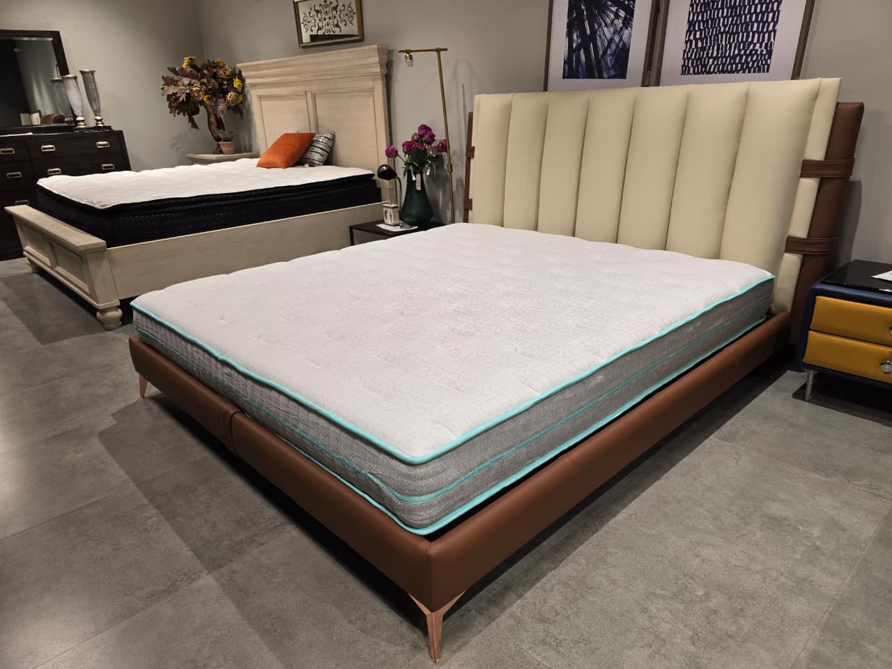 SYMPHONY - KING PANEL BED - OUTLET