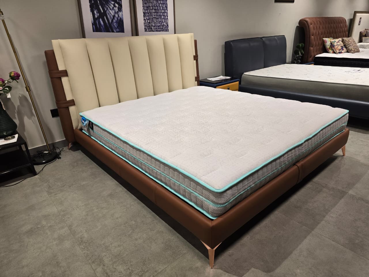 SYMPHONY - KING PANEL BED - OUTLET