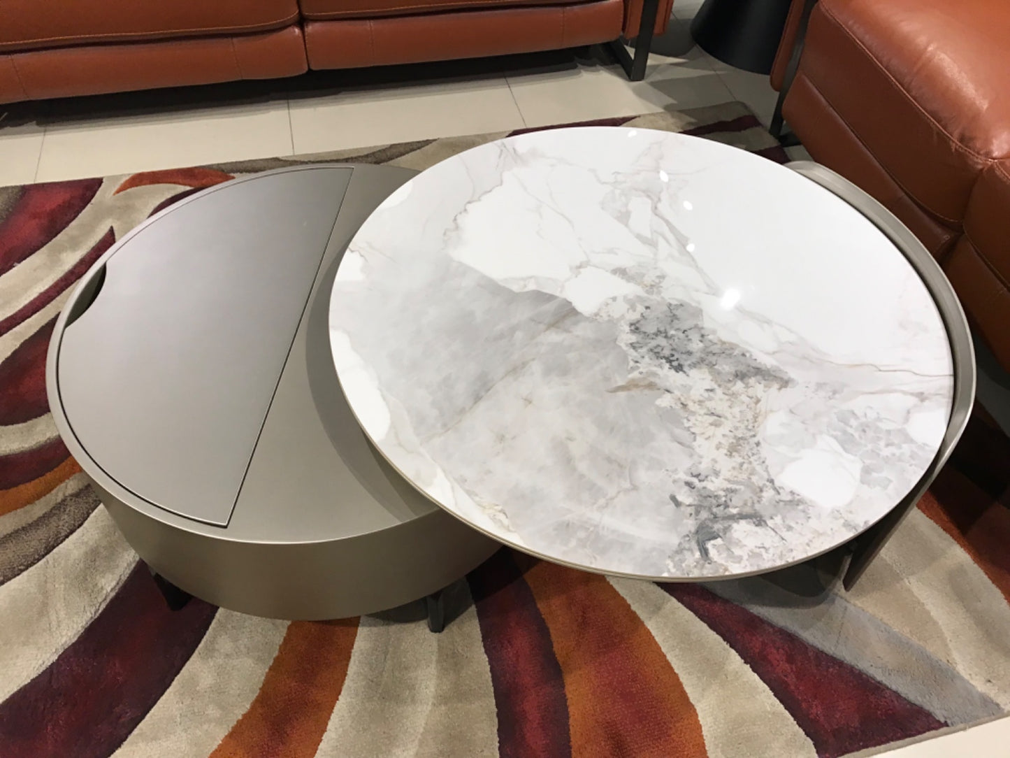 228 - COFFEE TABLE - BTM
