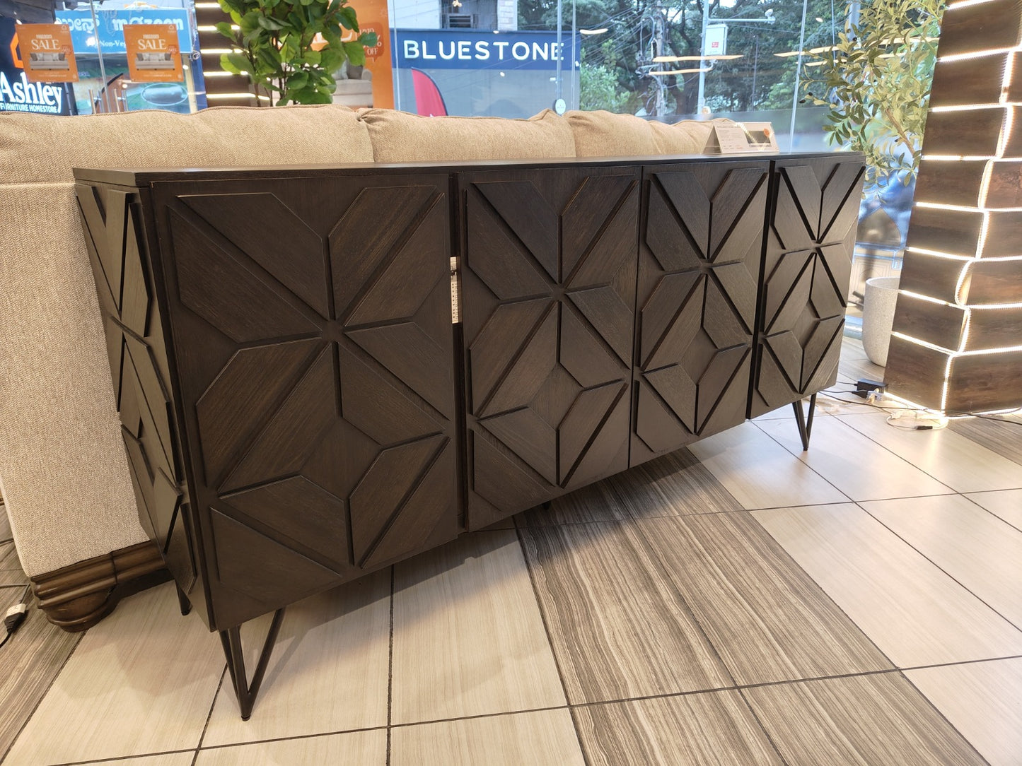 W648-68 - TV UNIT - CBD