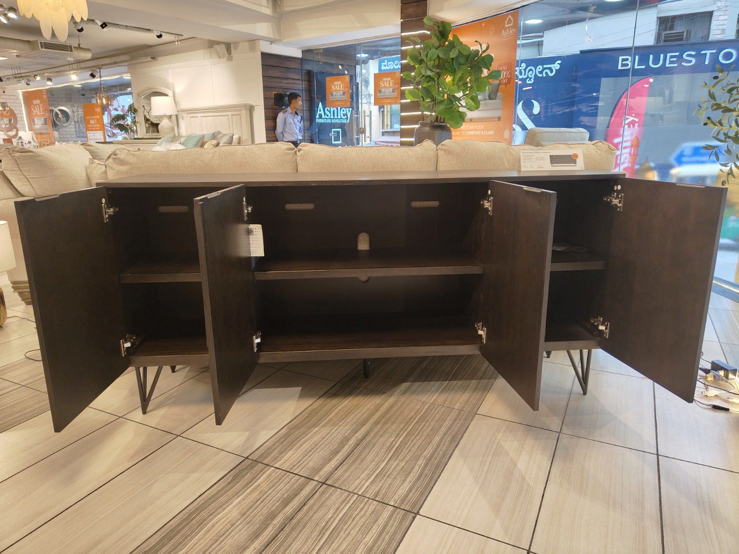 W648-68 - TV UNIT - CBD