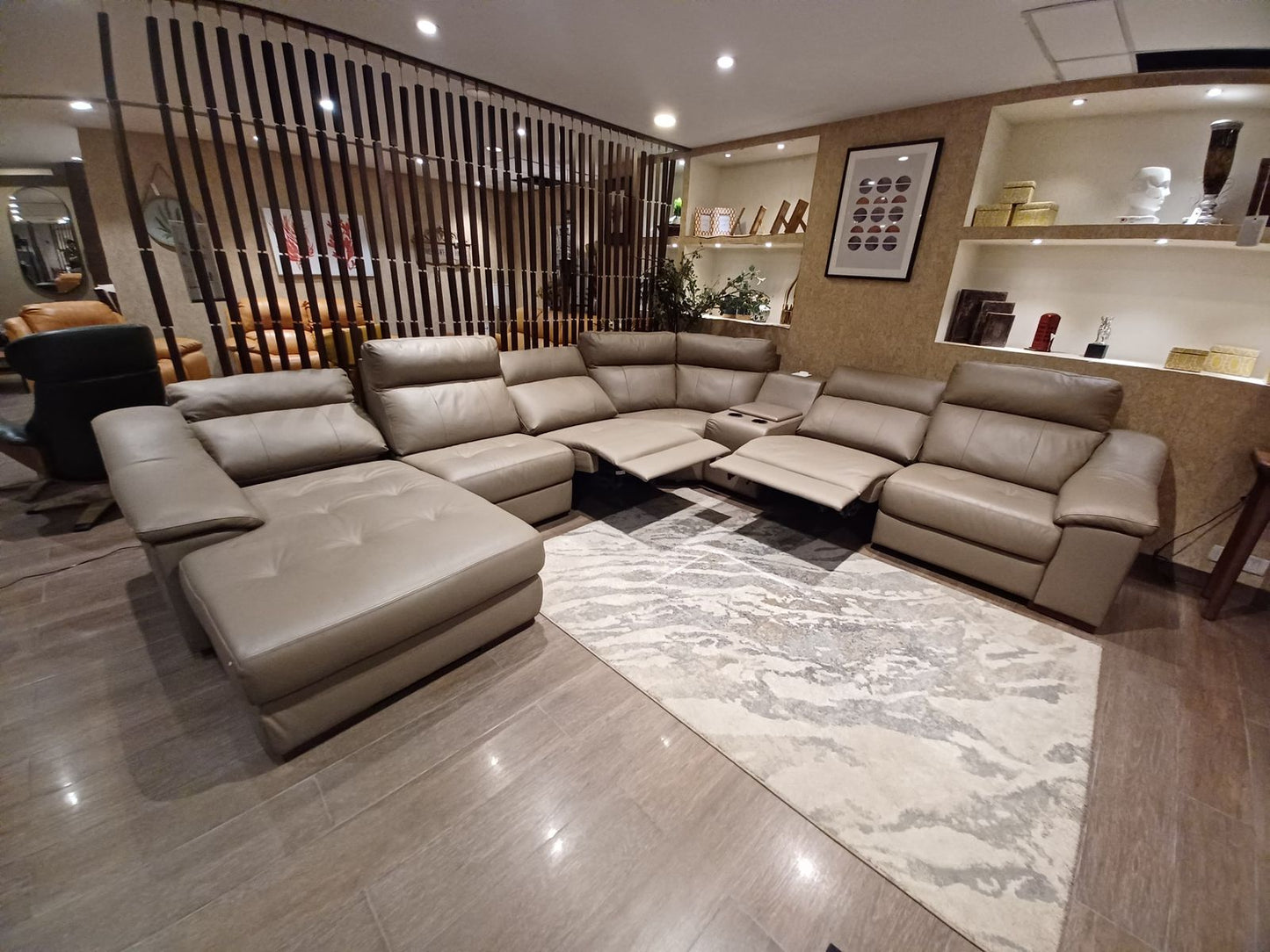 1735 - 5 SEATER+CHAISE+CONSOLE - WFD