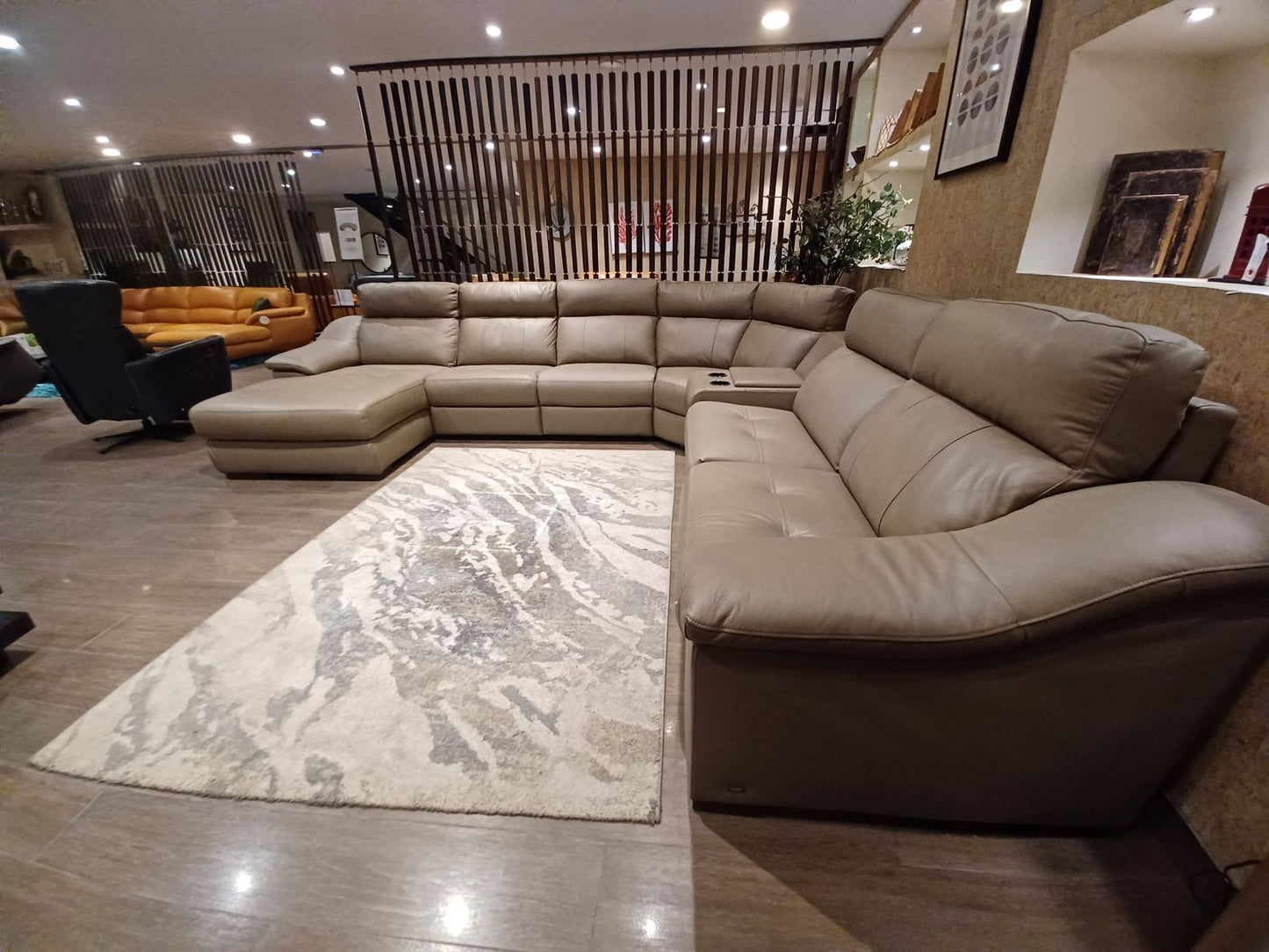 1735 - 5 SEATER+CHAISE+CONSOLE - WFD