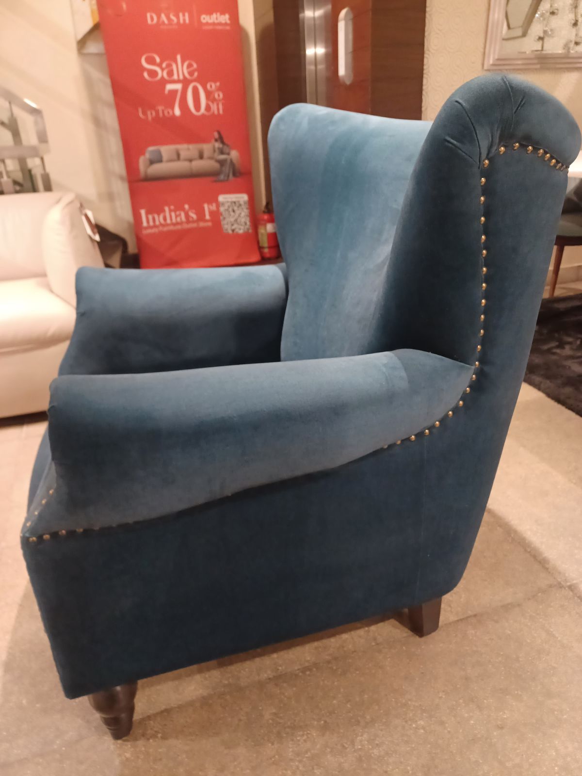 X04 - ACCENT CHAIR - WFD