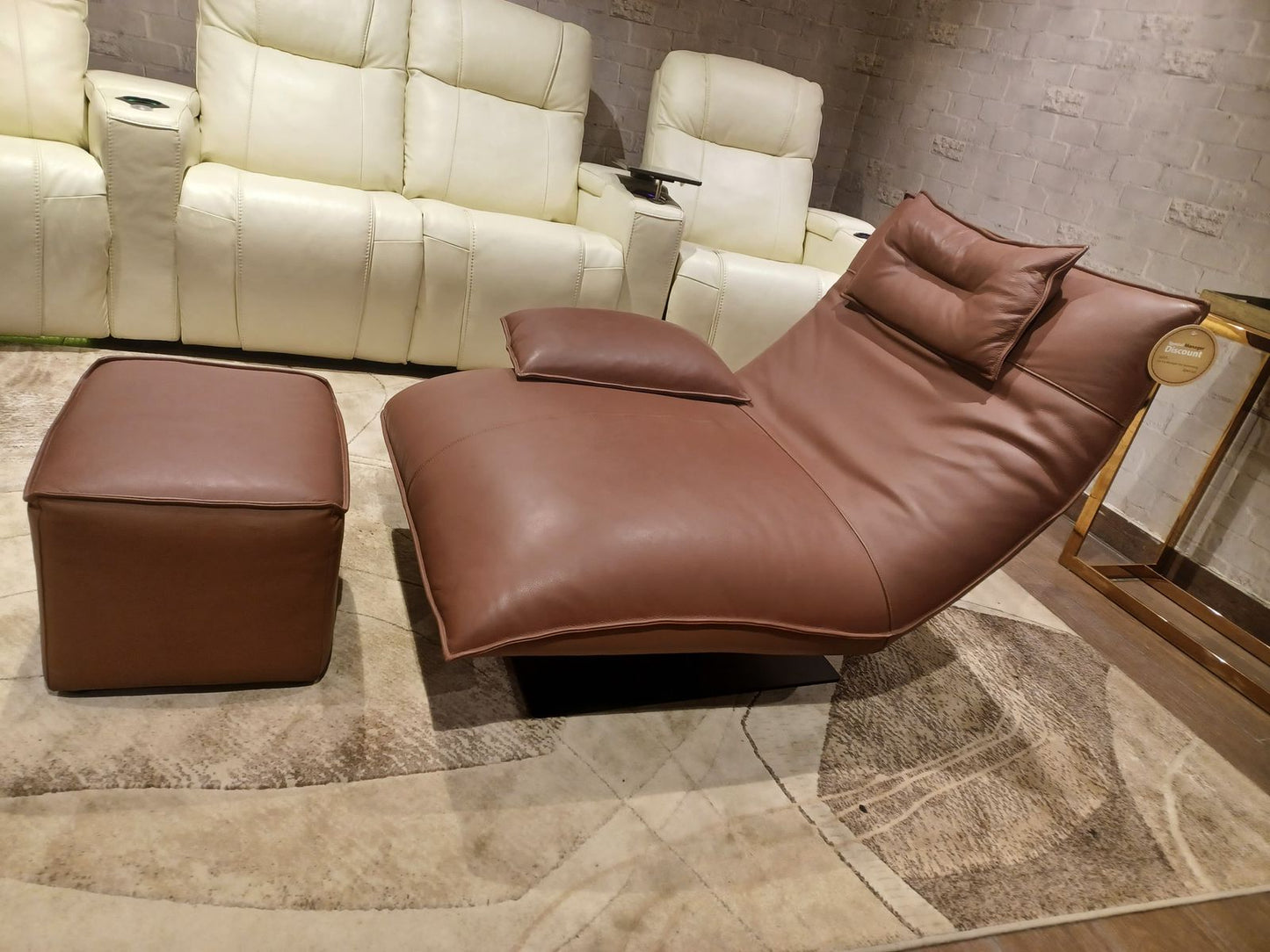 X-338W - CHAIR+OTTOMAN - WFD