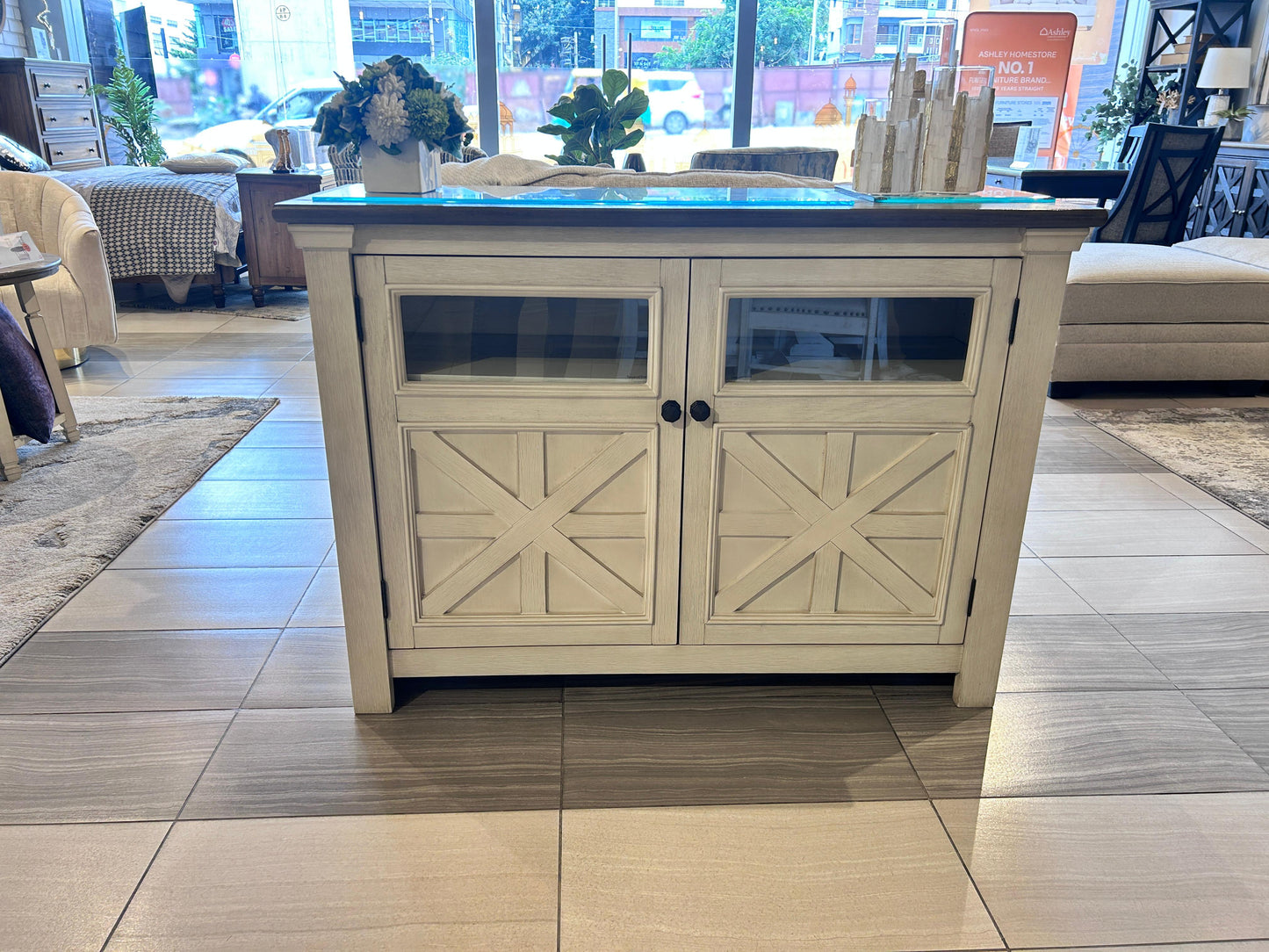 W647-28 - TV STAND - BWDA