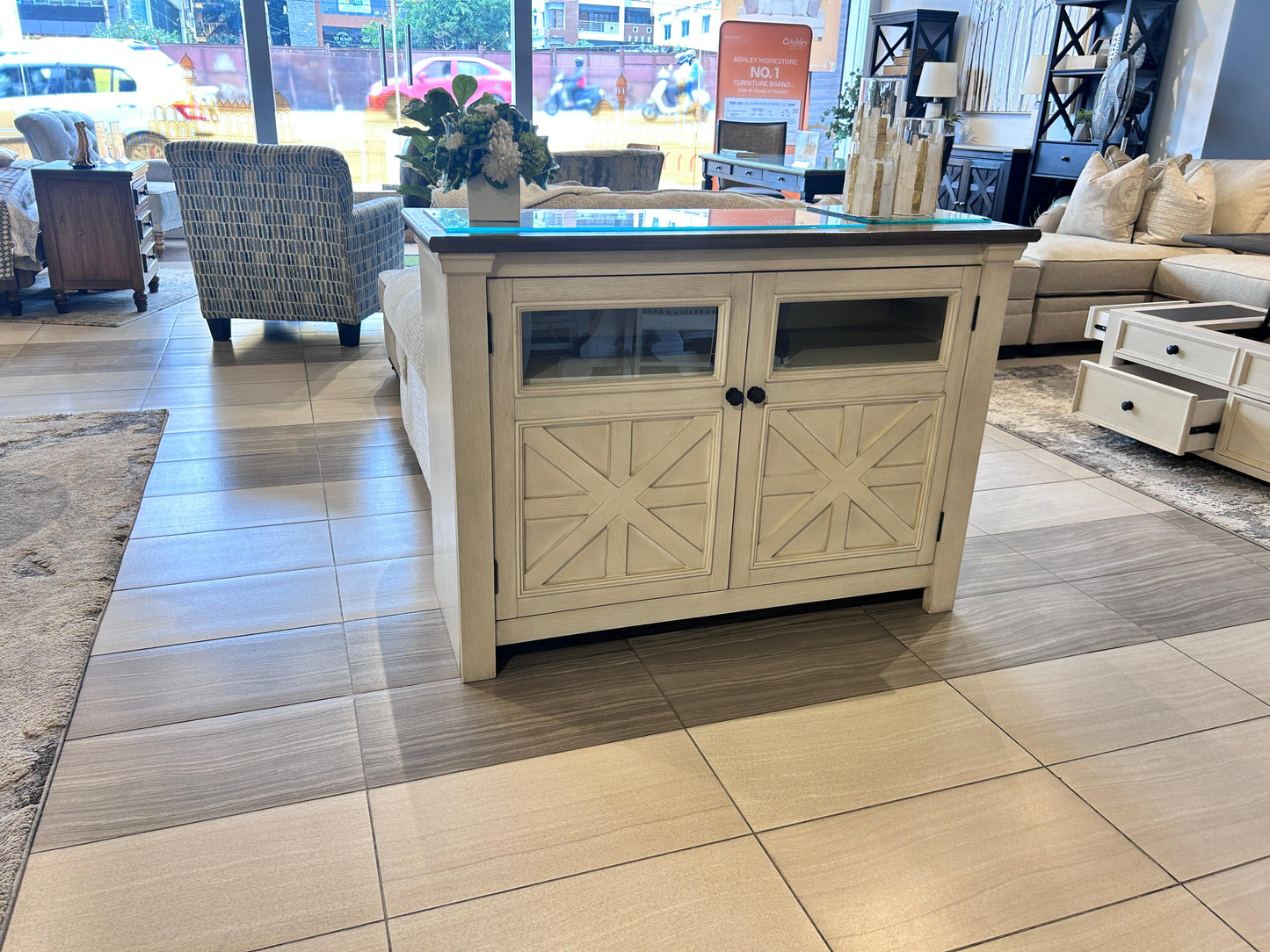 W647-28 - TV STAND - BWDA