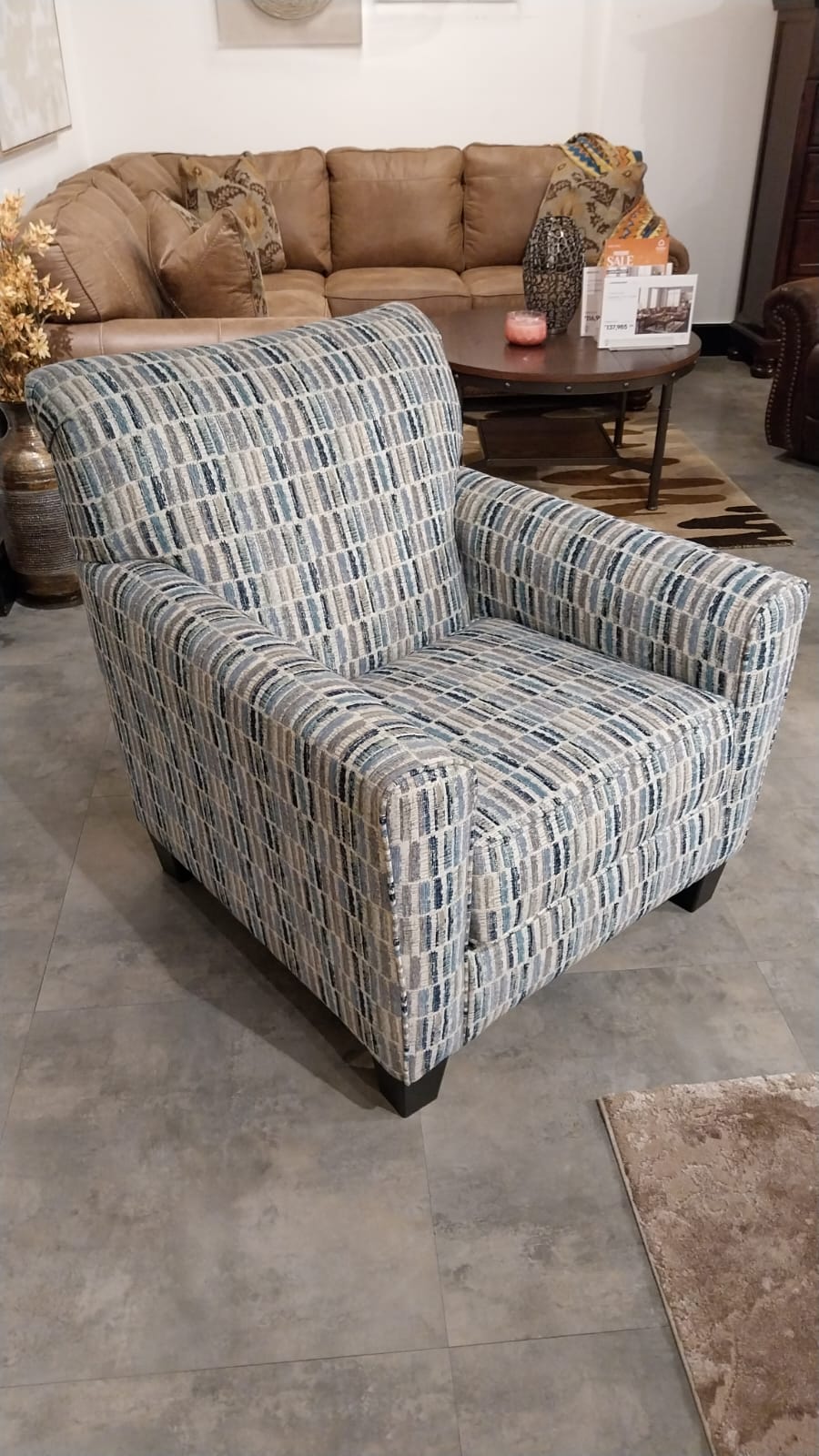 3340421 - ACCENT CHAIR - CBD