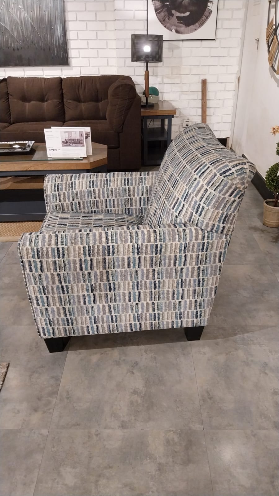 3340421 - ACCENT CHAIR - CBD