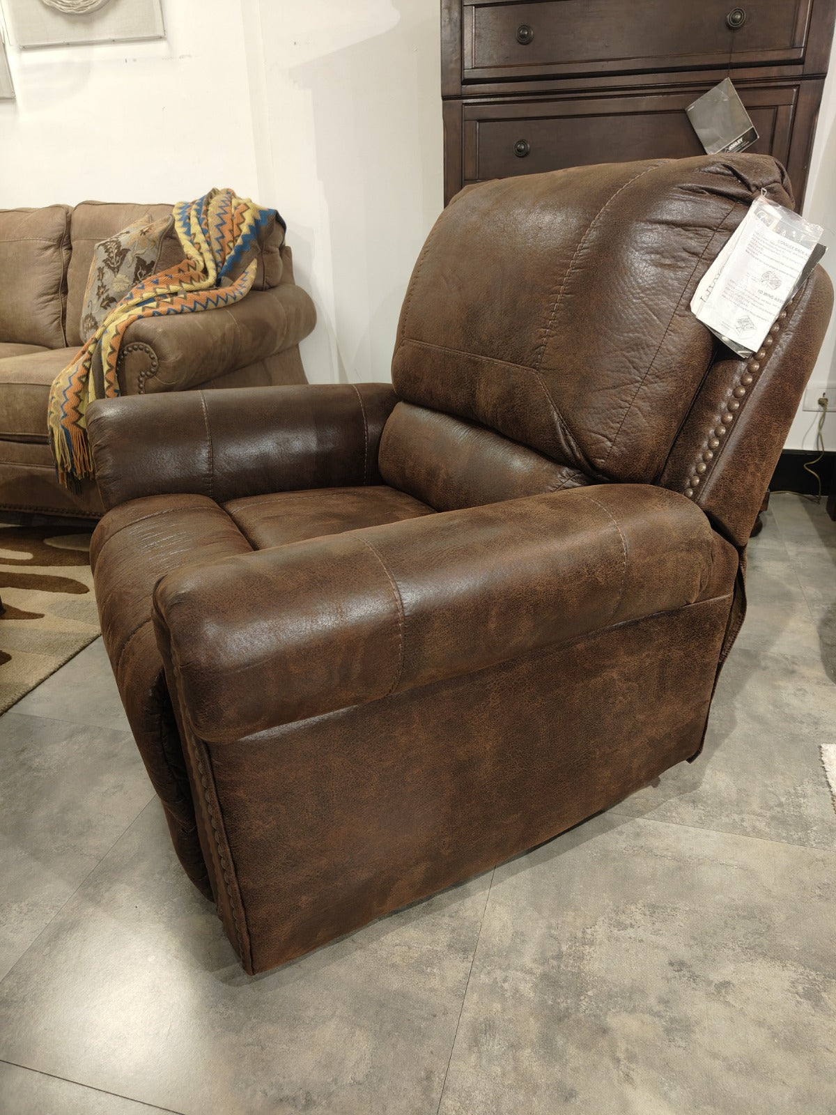 8000325 - 1 SEATER RECLINER(ELECTRIC) - CBD