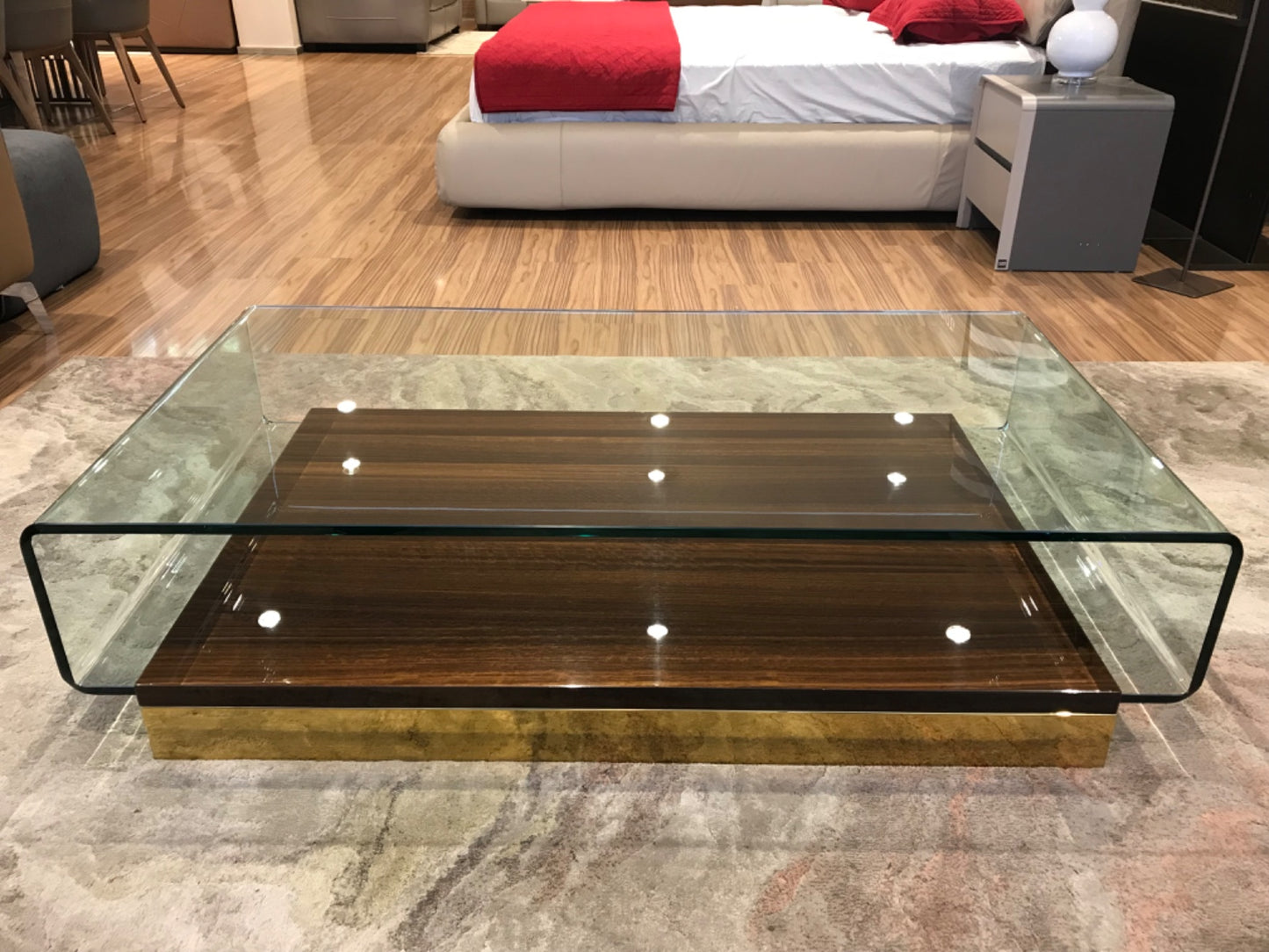 152D(HB95) - COFFEE TABLE - OUTLET