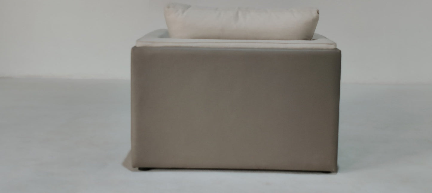 U6850020 - 1 SEATER - OUTLET