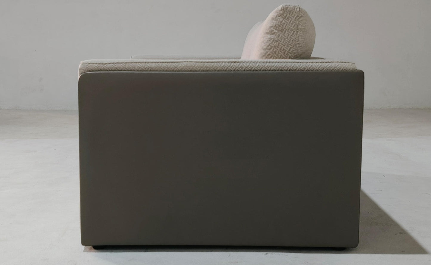 U6850035 - 2 SEATER - OUTLET
