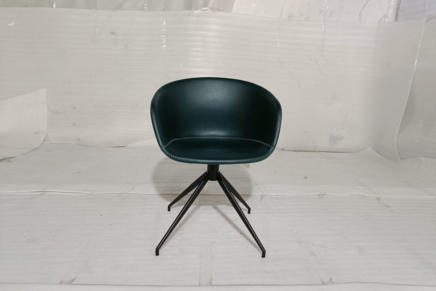 1689B - 1 SEATER CHAIR - BLR WH