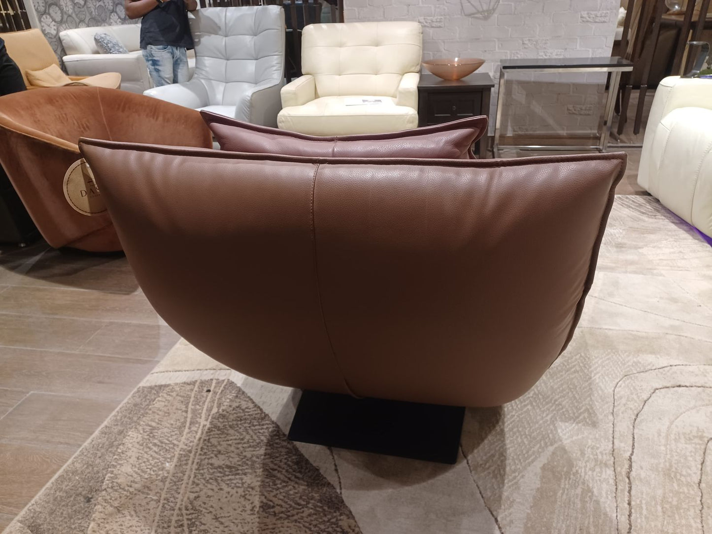 X-338W - CHAIR+OTTOMAN - WFD