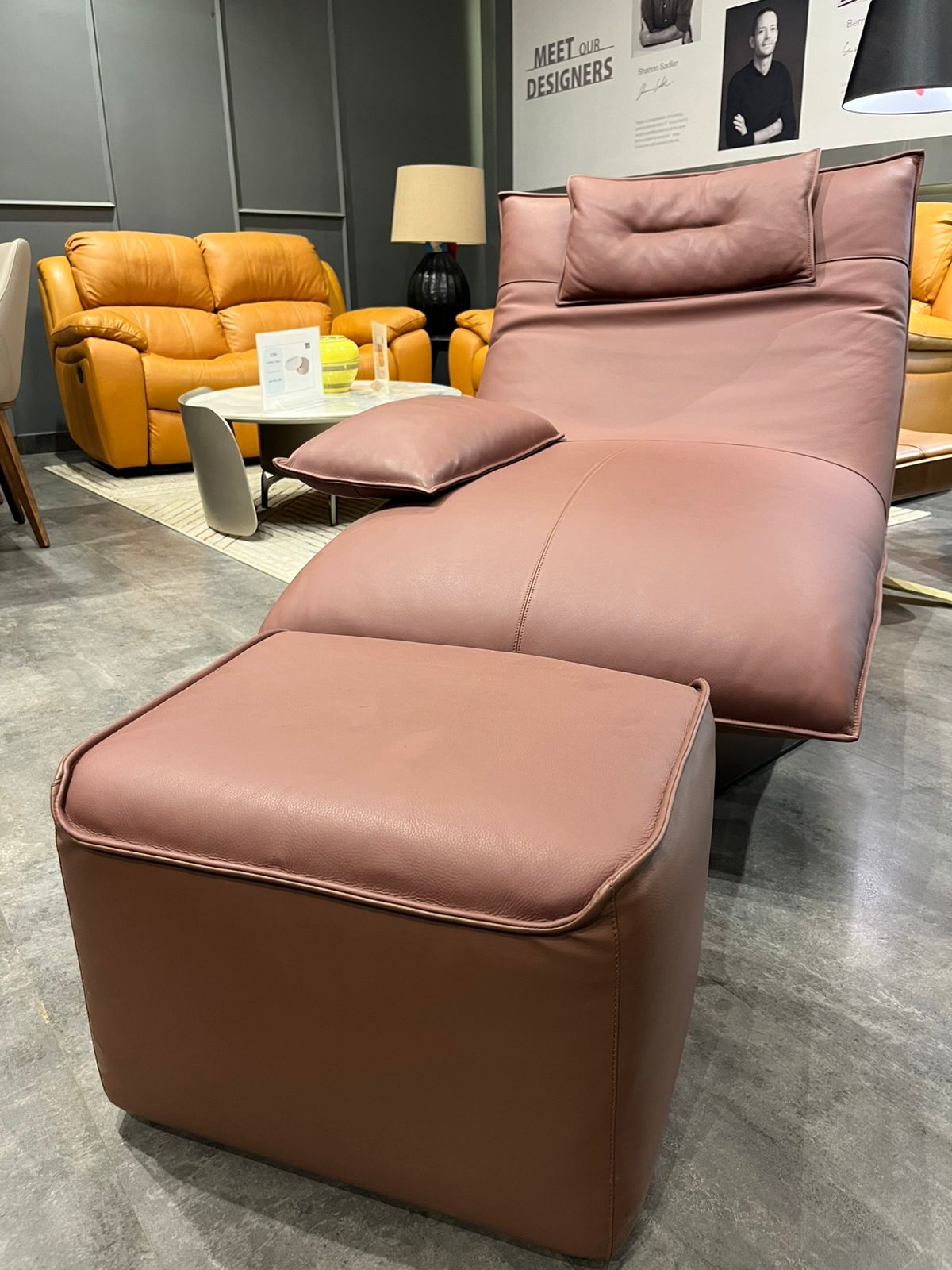 X-338W - CHAIR+OTTOMAN - MDP