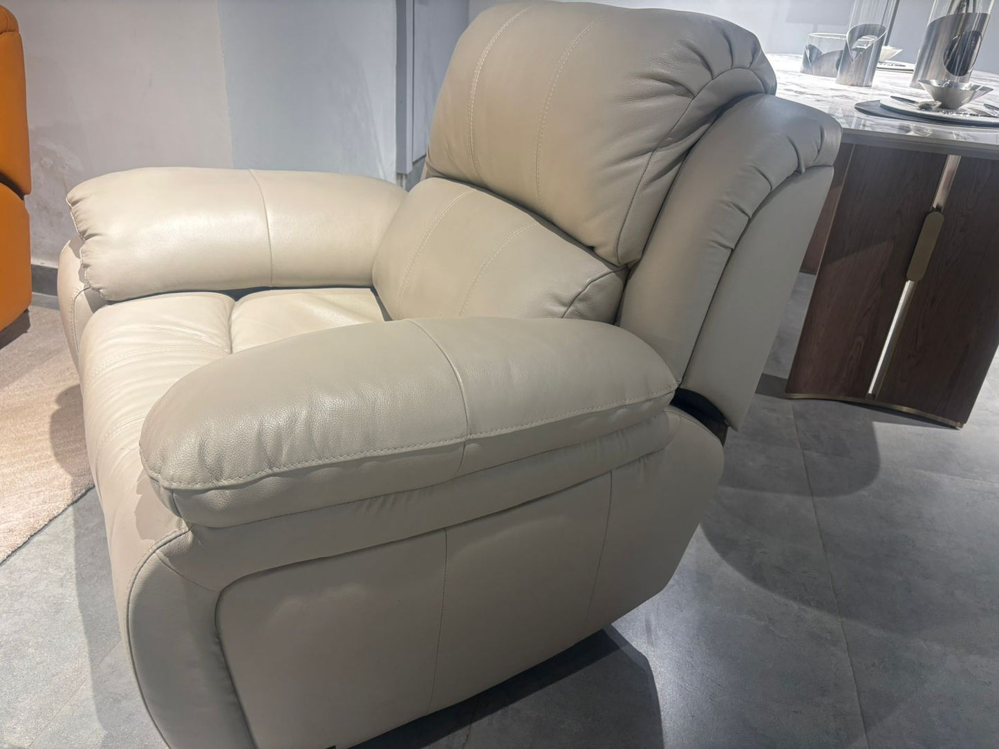 1238 - 1 SEATER RECLINER(ELECTRIC) - WFD