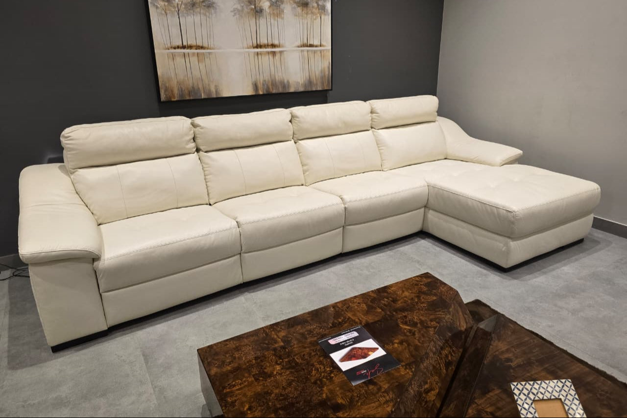 1735 - 3 SEATER+CHAISE - OUTLET