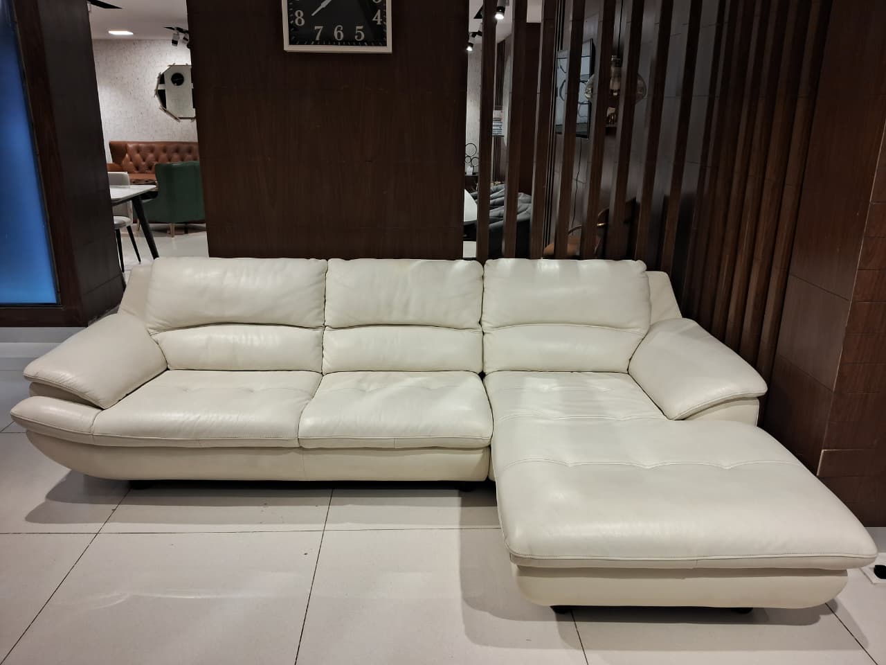 1235 - 3 SEATER+CHAISE - BH