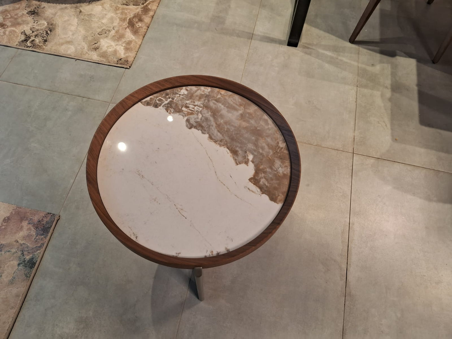437B - SIDE TABLE - BH