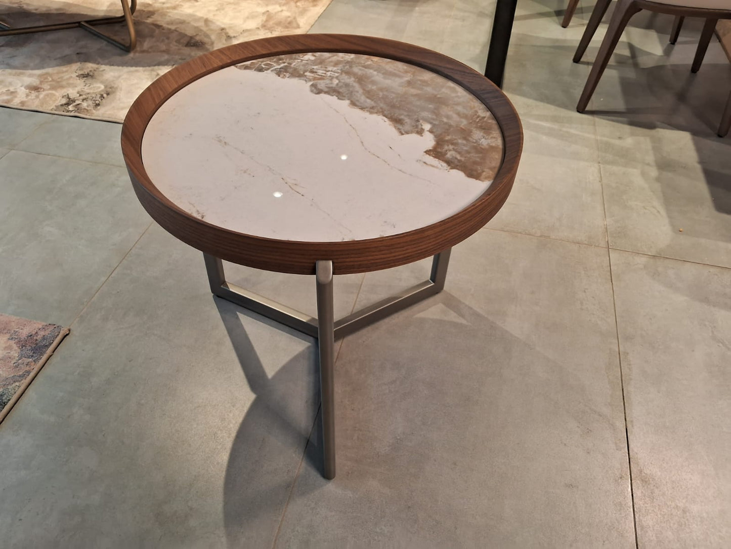 437B - SIDE TABLE - BH