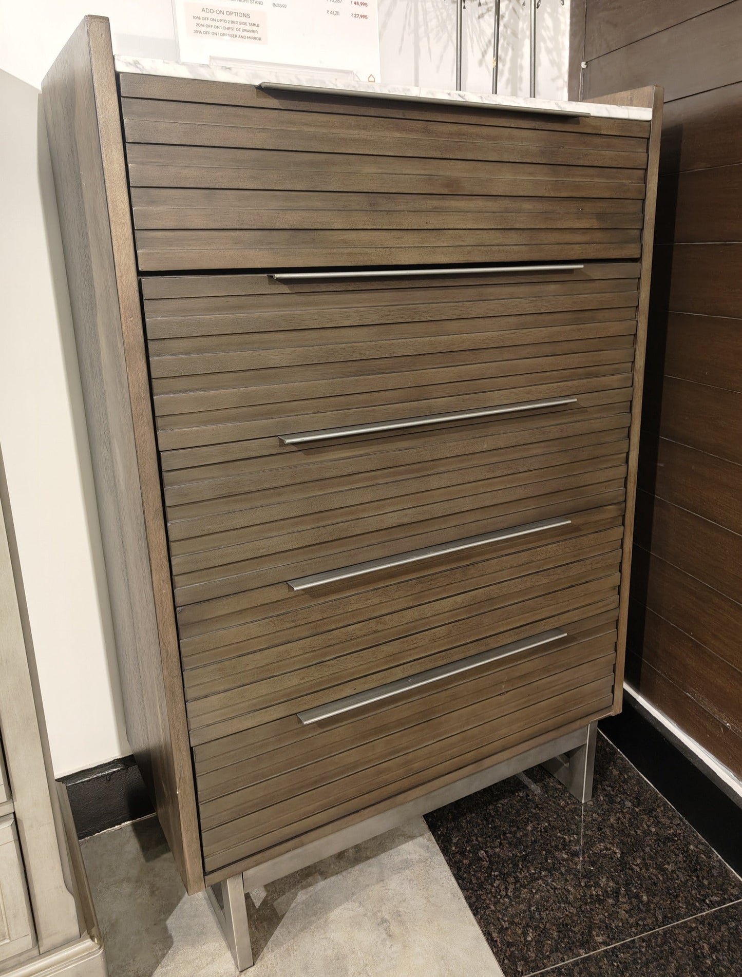 B786-46 - CHEST OF DRAWERS - CBD
