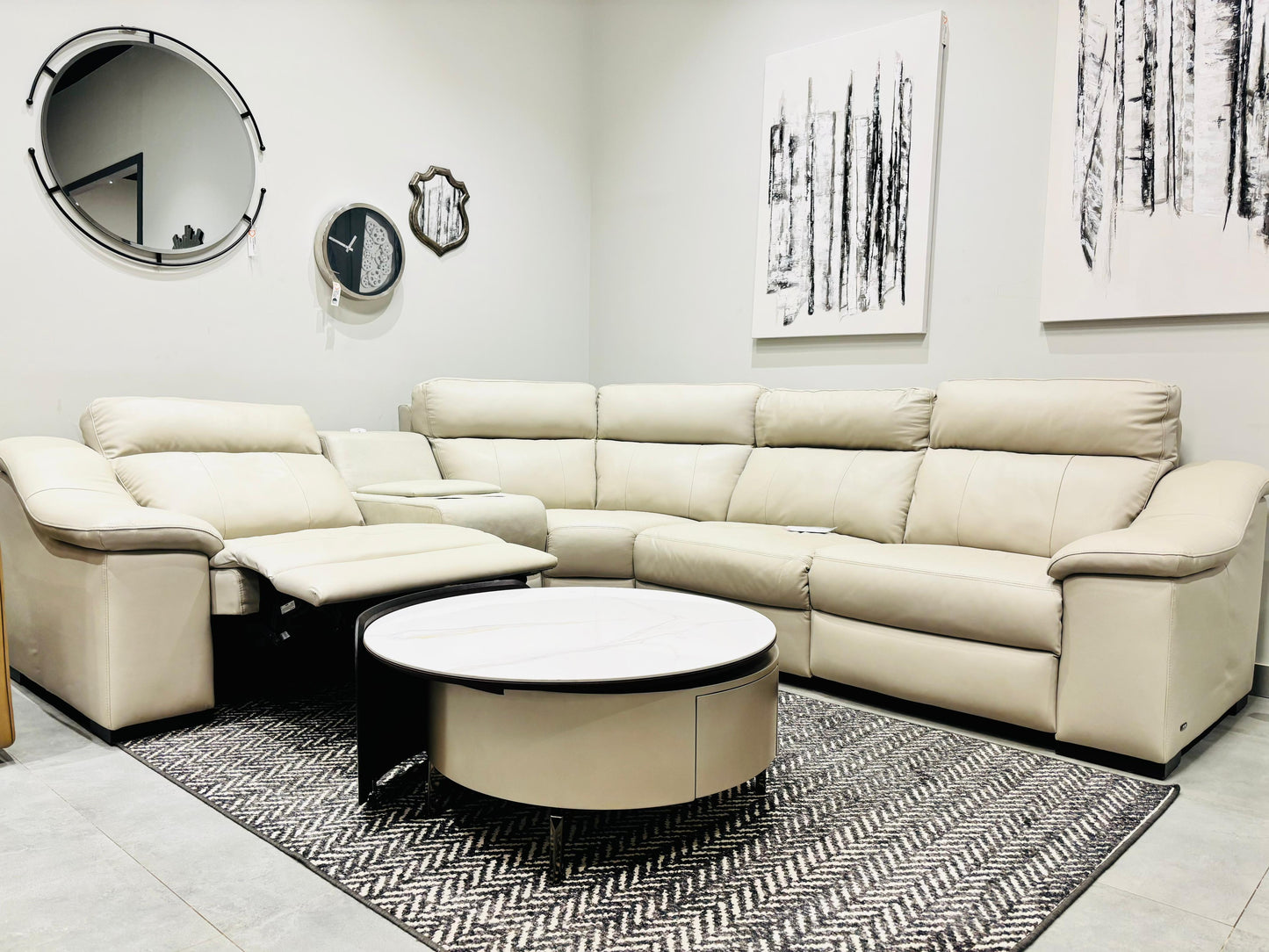 1735 - 4 SEATER RECLINER(ELECTRIC) - OUTLET