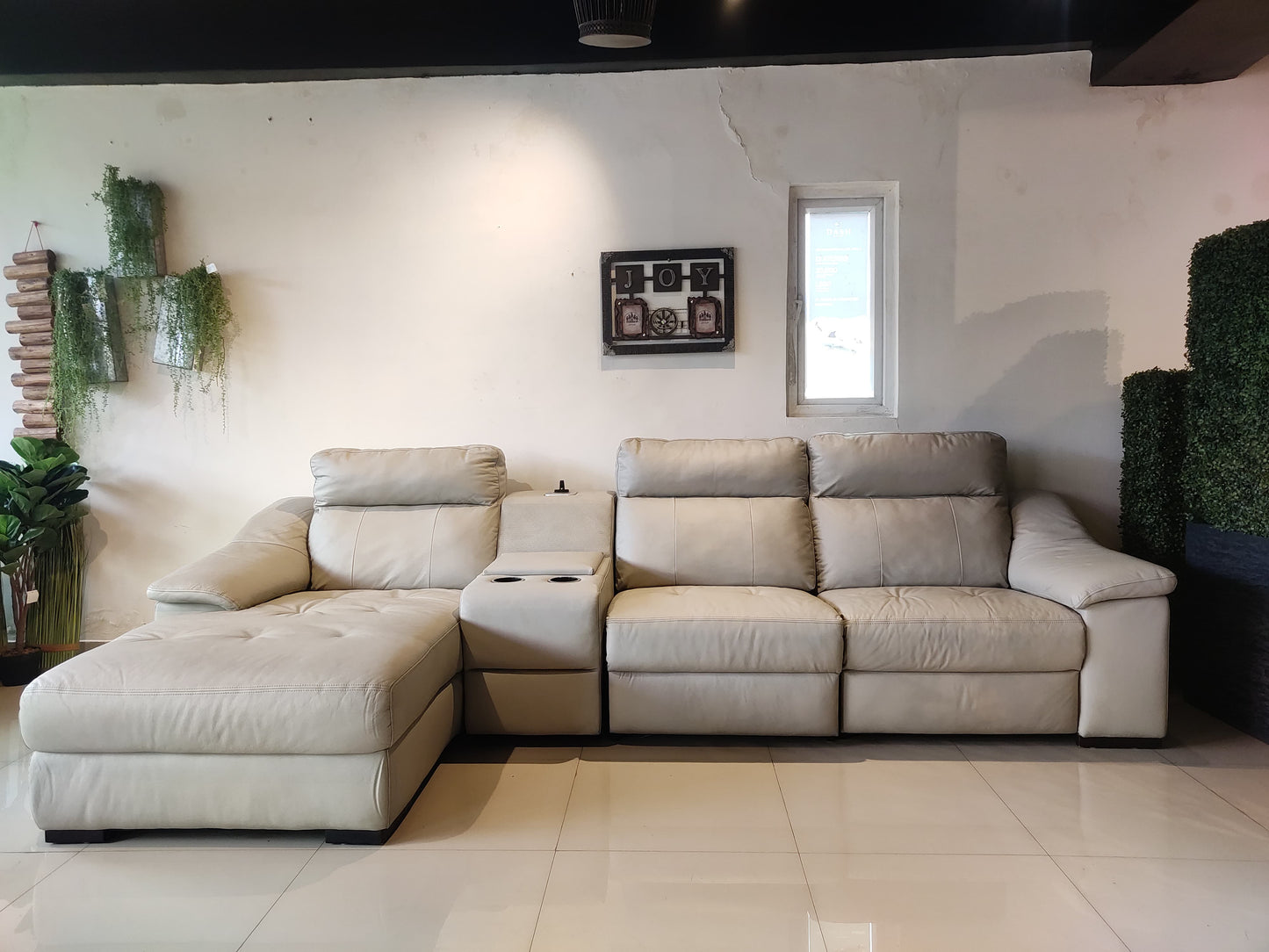 1735 - 2 SEATER + CHAISE - BTM