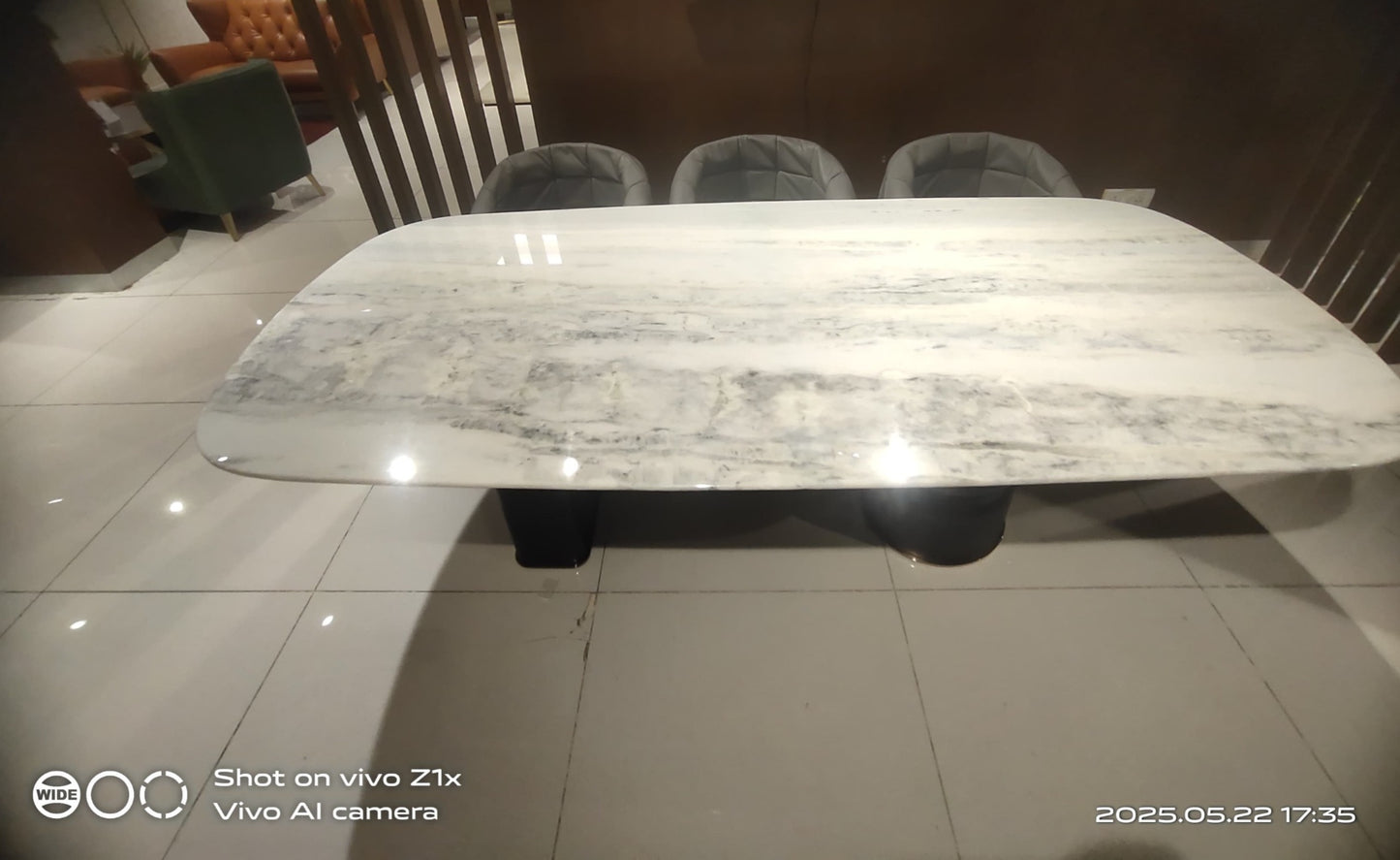 2231 - DINING TABLE - BH