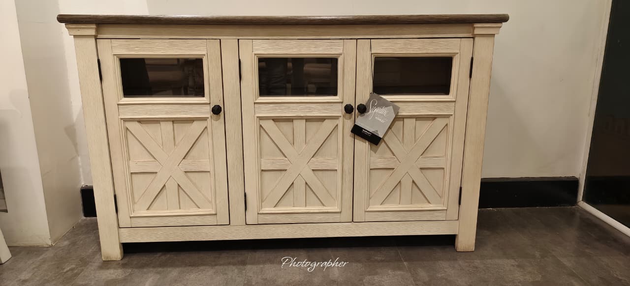 W647-38 - TV STAND - MDP